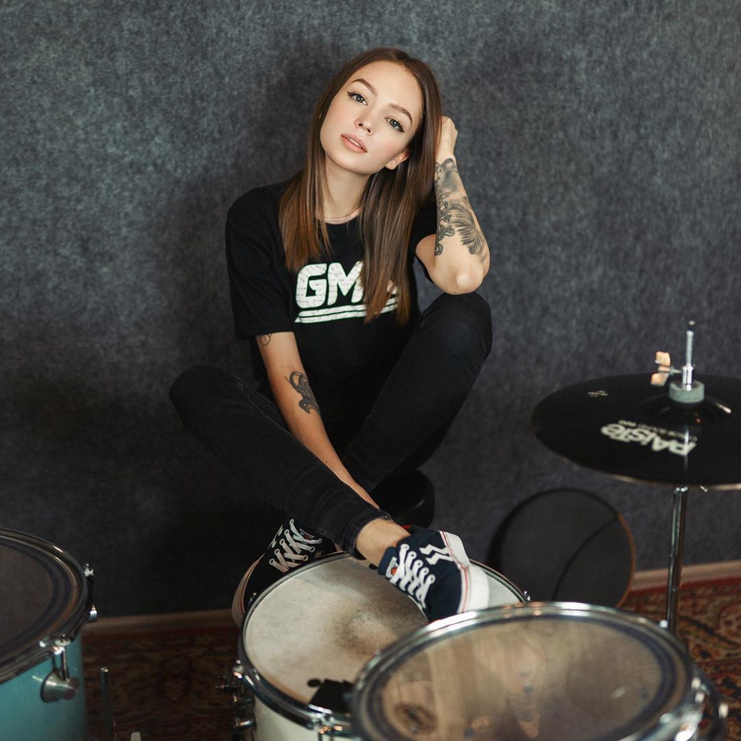 Kriss Drummer Instagram : KristinaRybalchenko