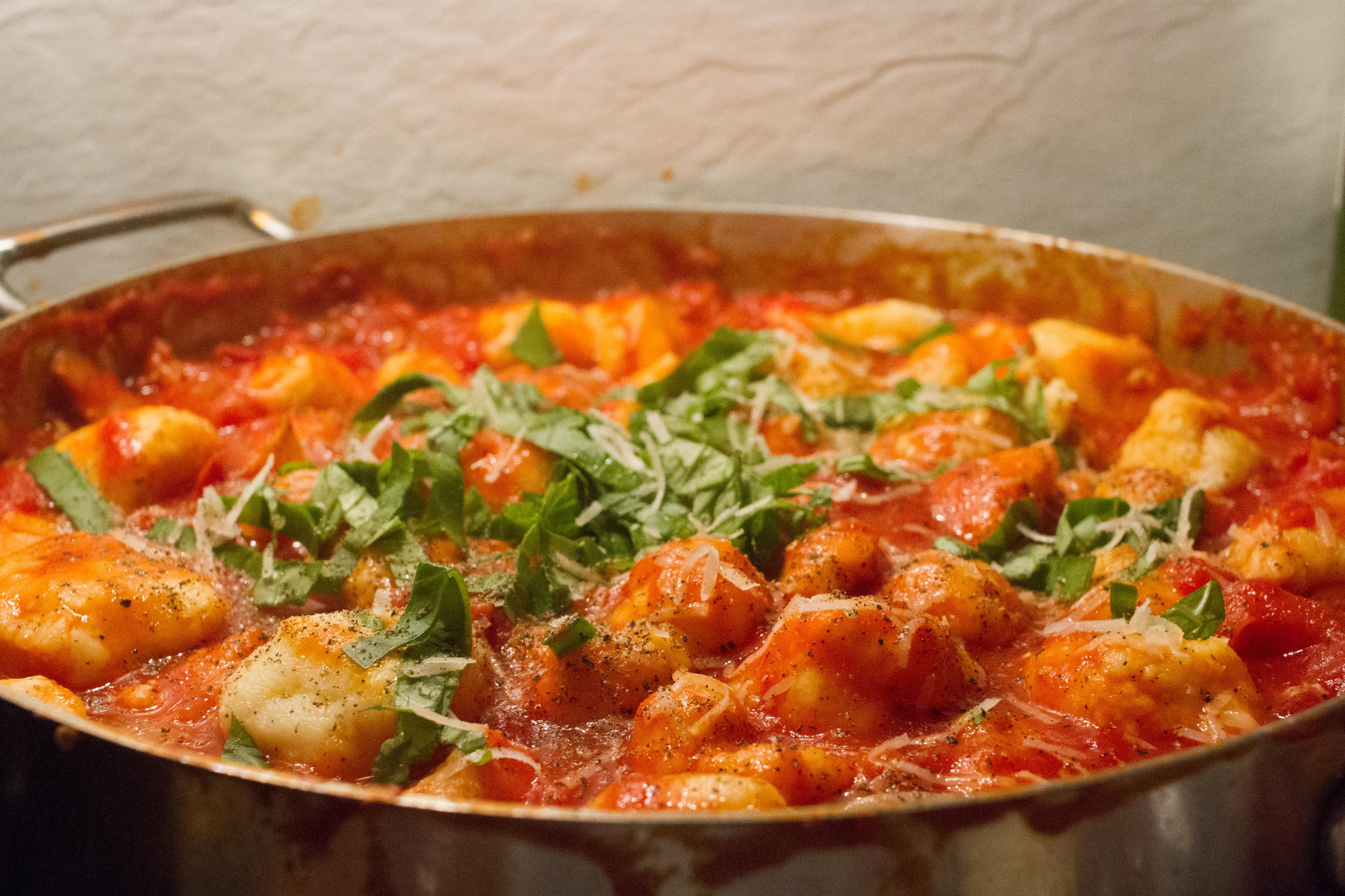 [homemade] Ricotta Gnocchi in Pancetta tomato sauce r/food