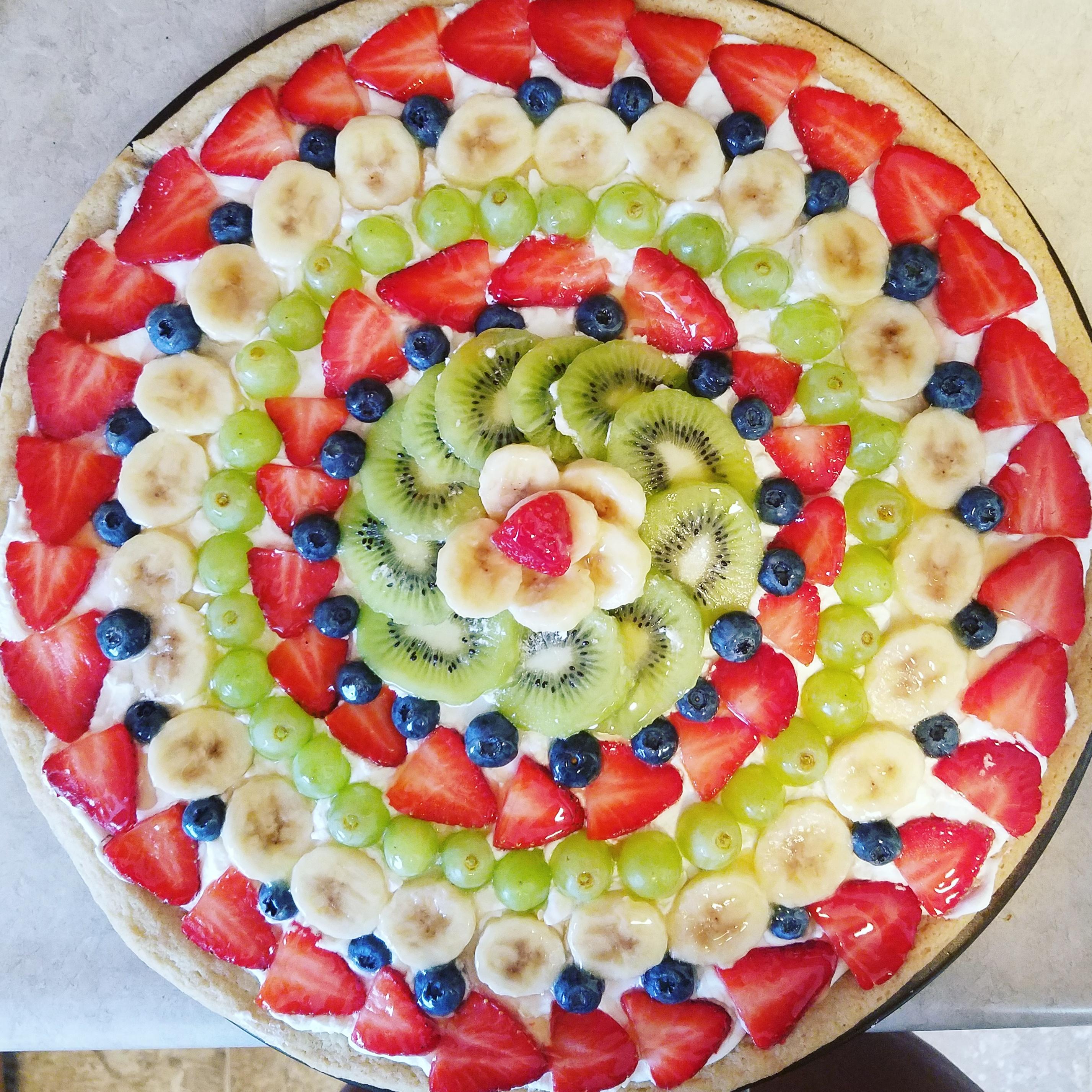 Fruit Pizzas are my favorite dessert to make and eat! This is a picture