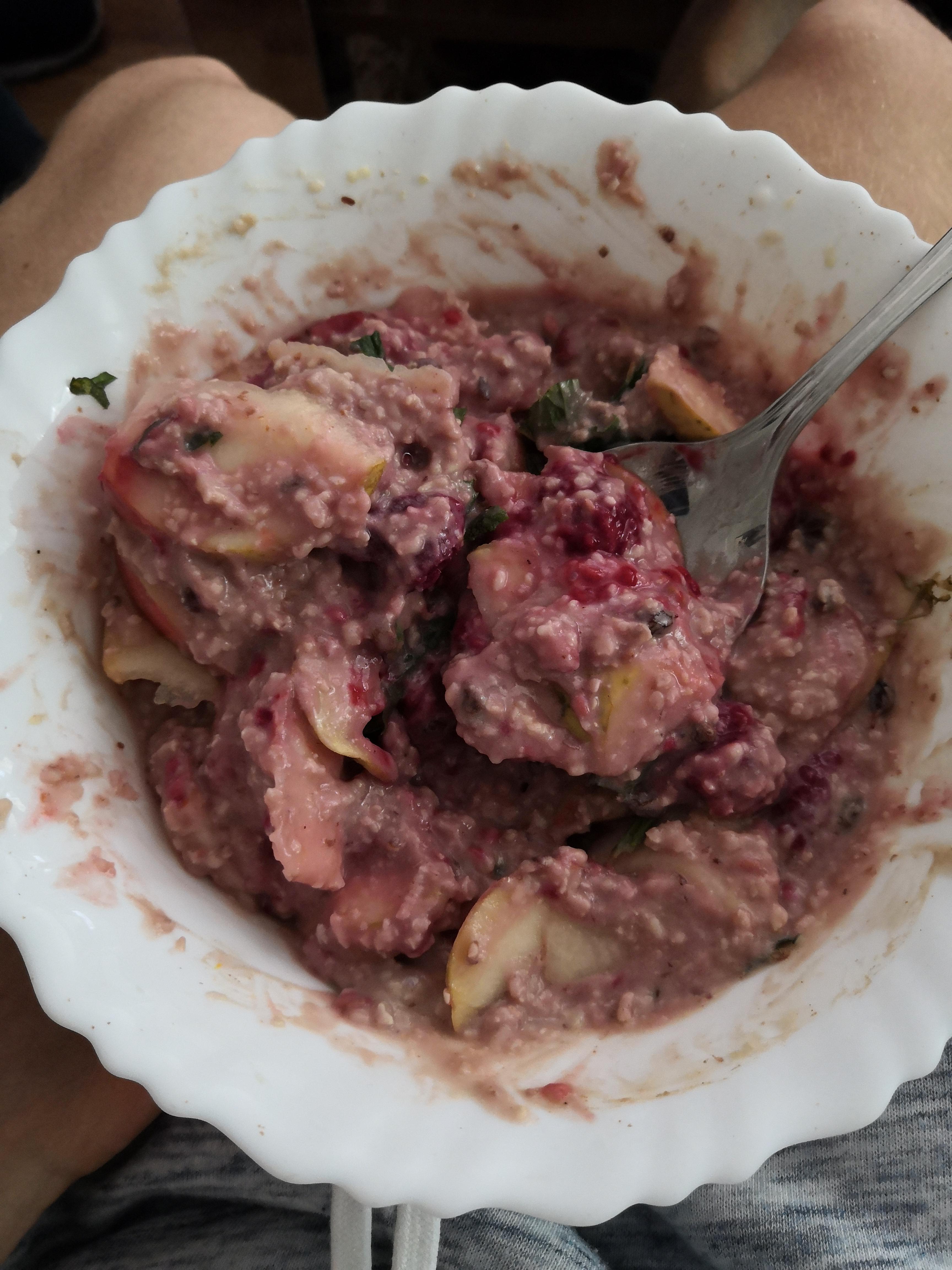 First time using millet flakes for a porridge. It's muy delicante. r