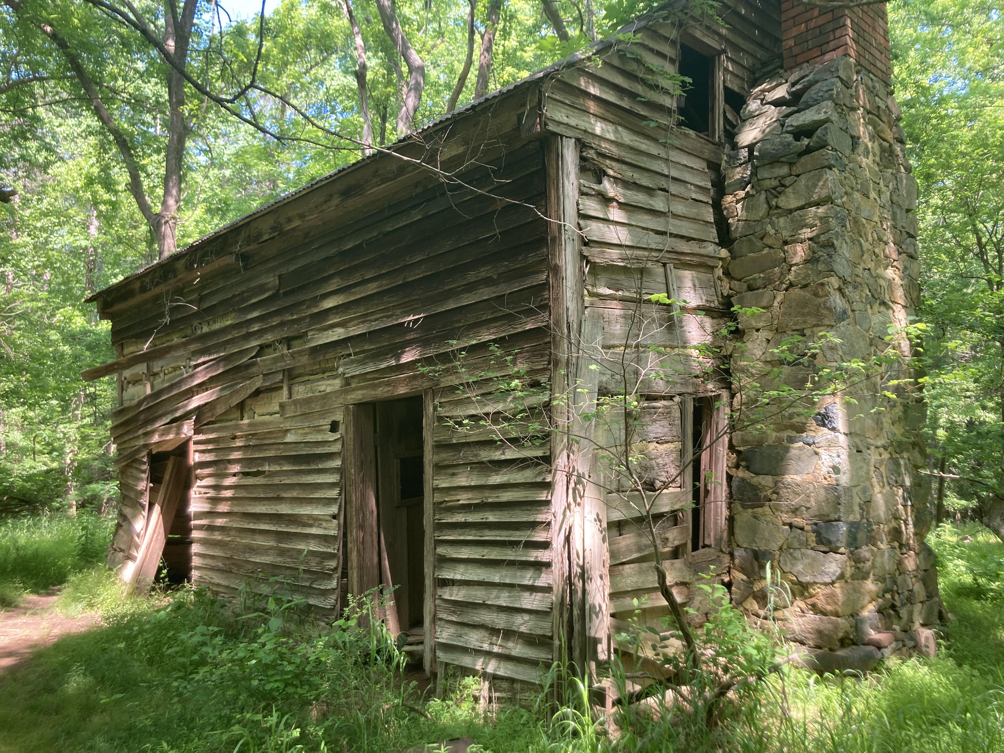 Abandoned cabin, Durham NC (near the Eno River) r/AbandonedPorn