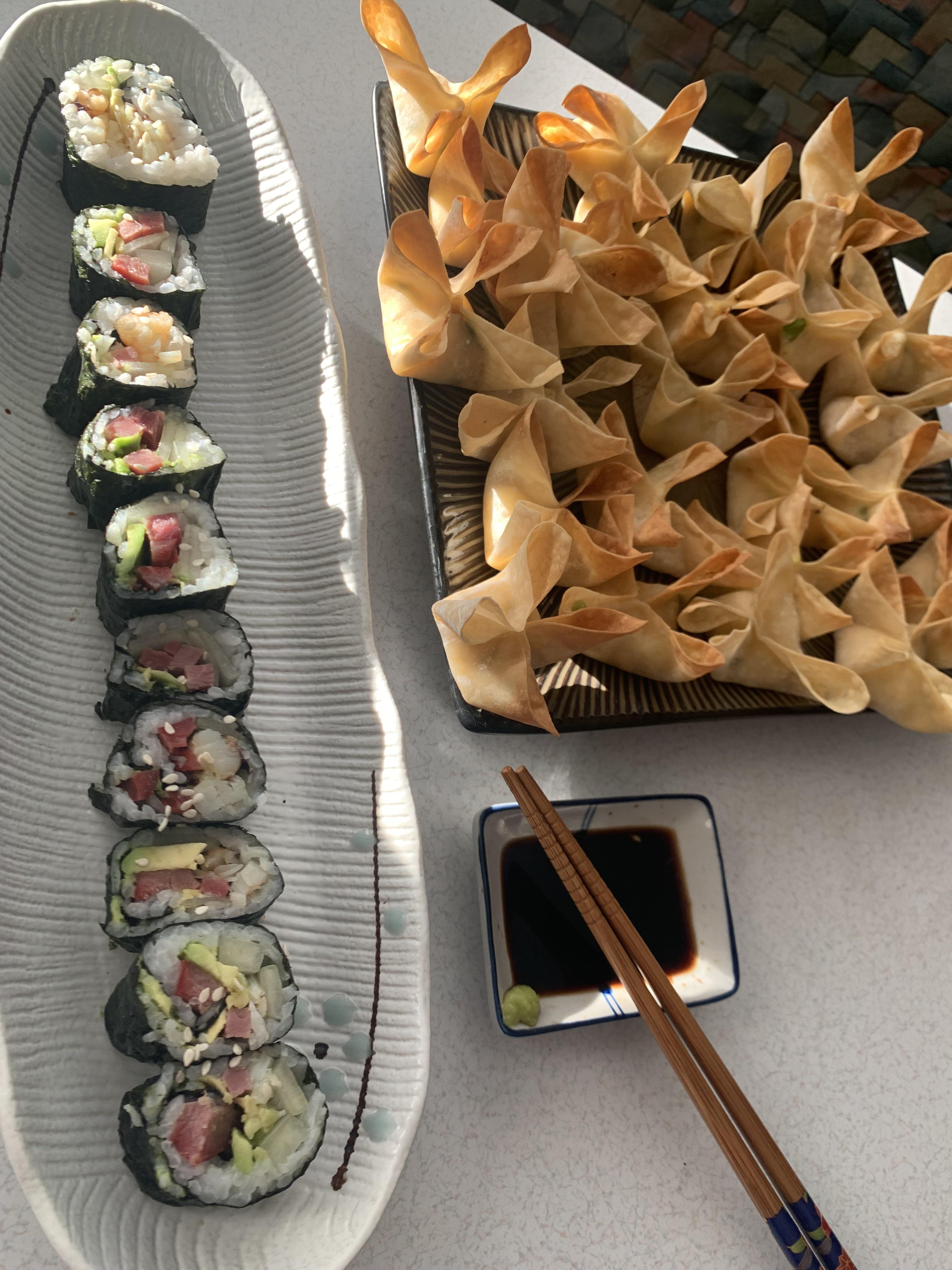 [Homemade] Dungeness Crab Rangoon & Sushi r/food