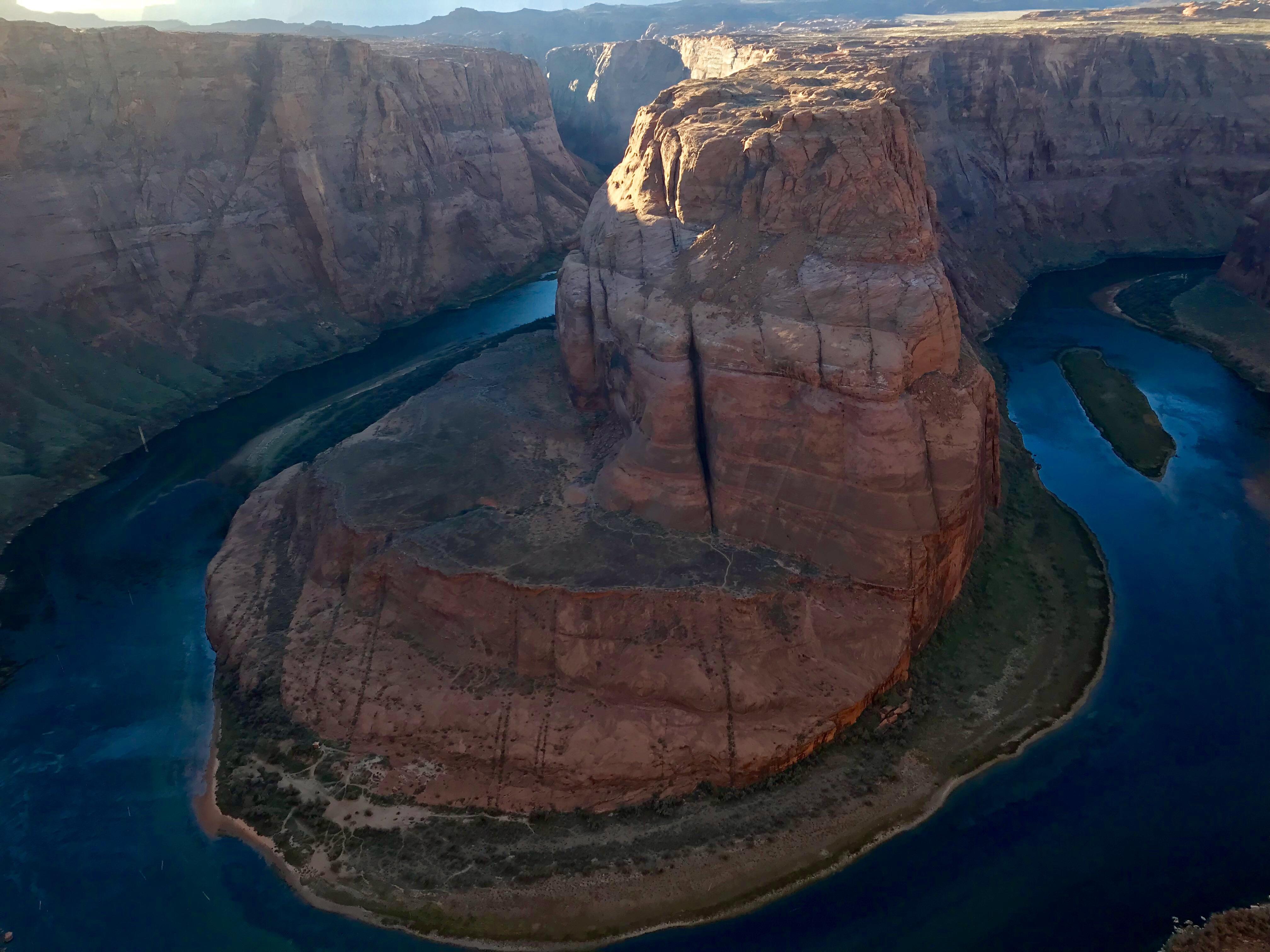 Horseshoe Bend, Arizona [OC] [1334x750] EarthPorn