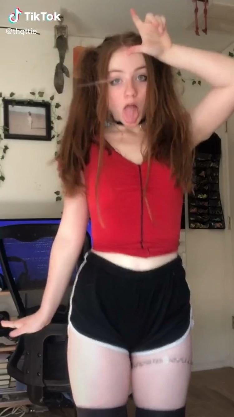 thqttie working hard : thqtty