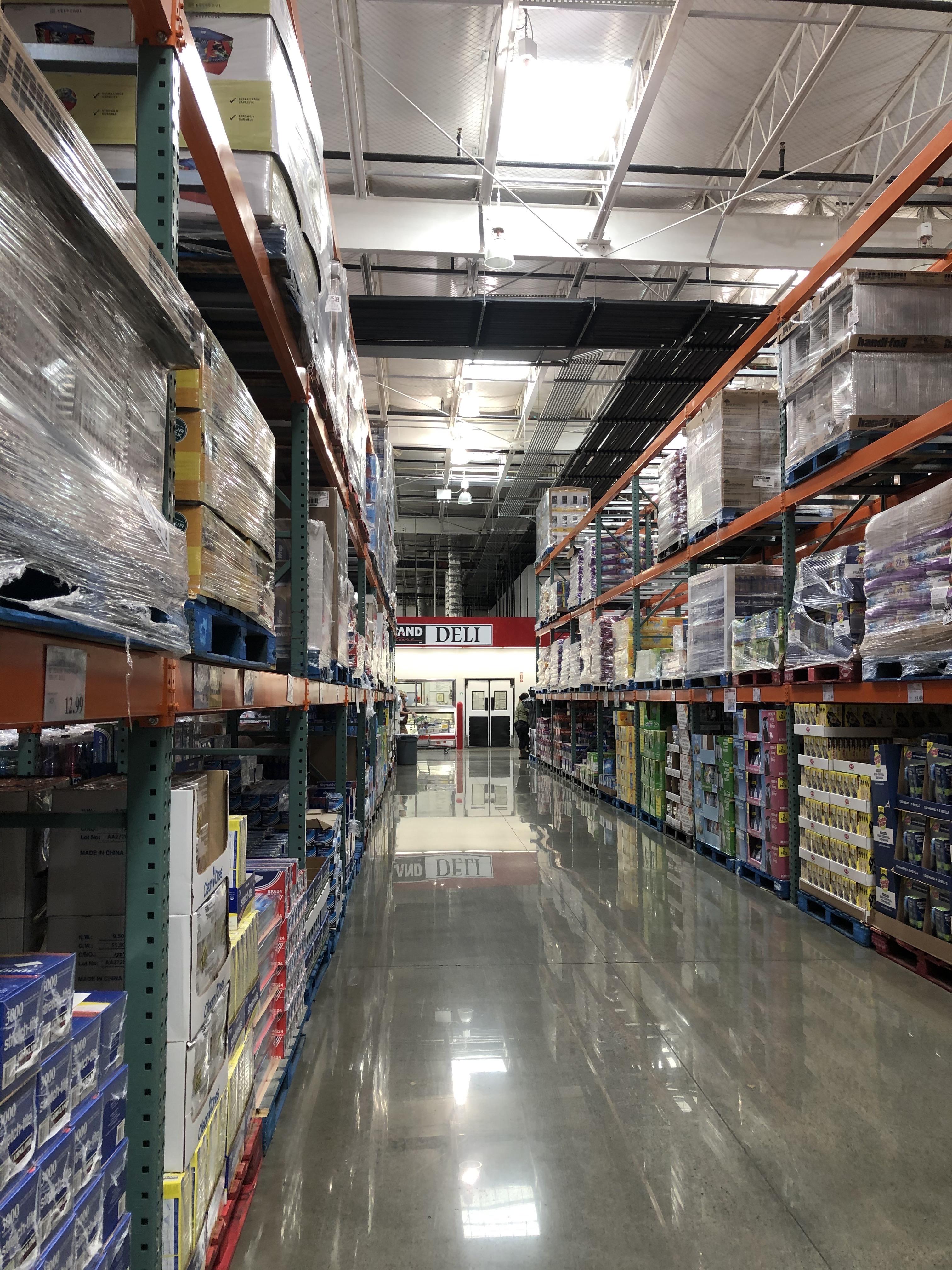 Kapolei Costco at 11 am Yesterday. No lines, full shelves, calm folks