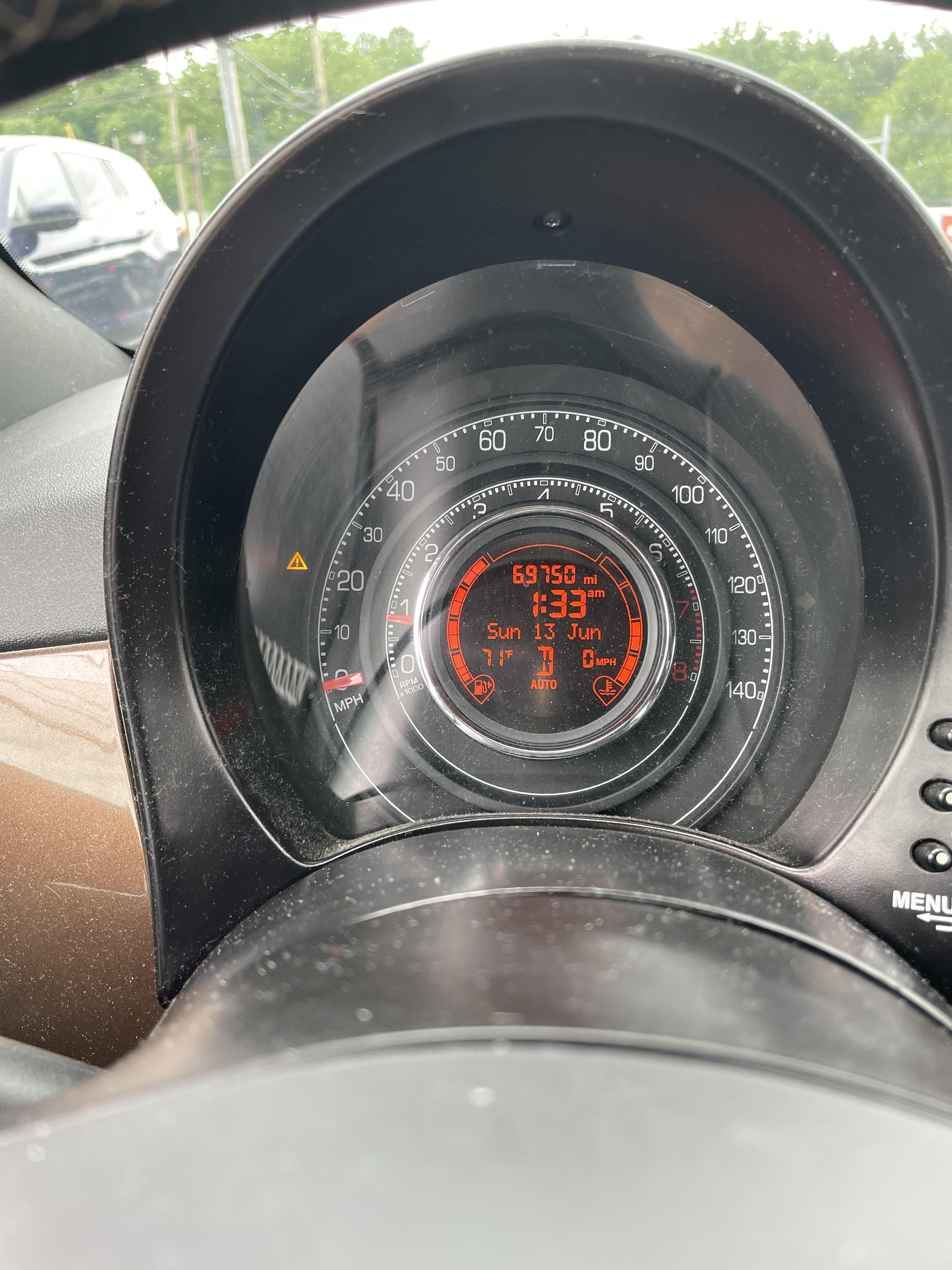 What does this triangle caution sign mean? fiat500
