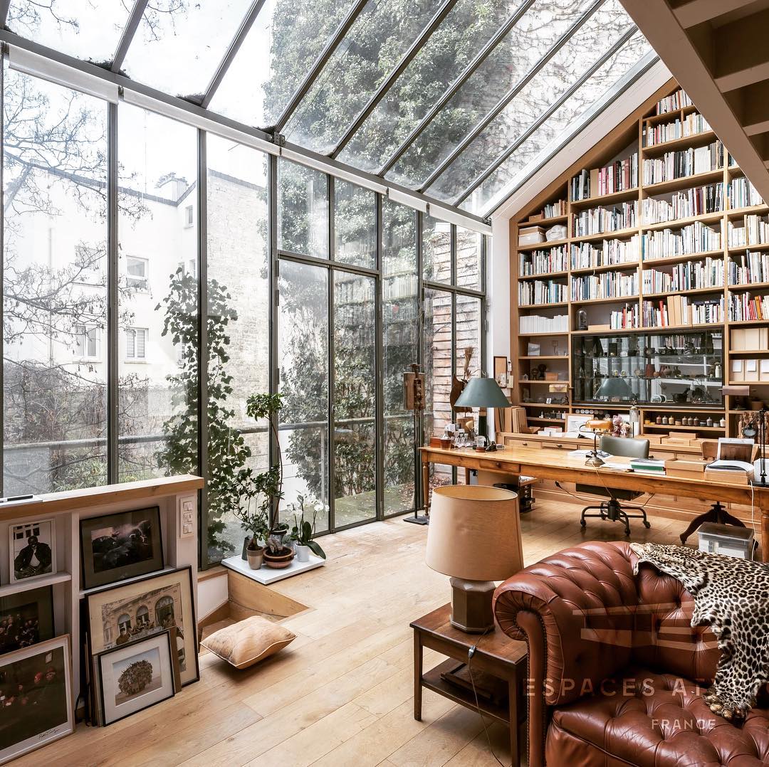 Home library in the 13th arrondissement of Paris r/CozyPlaces