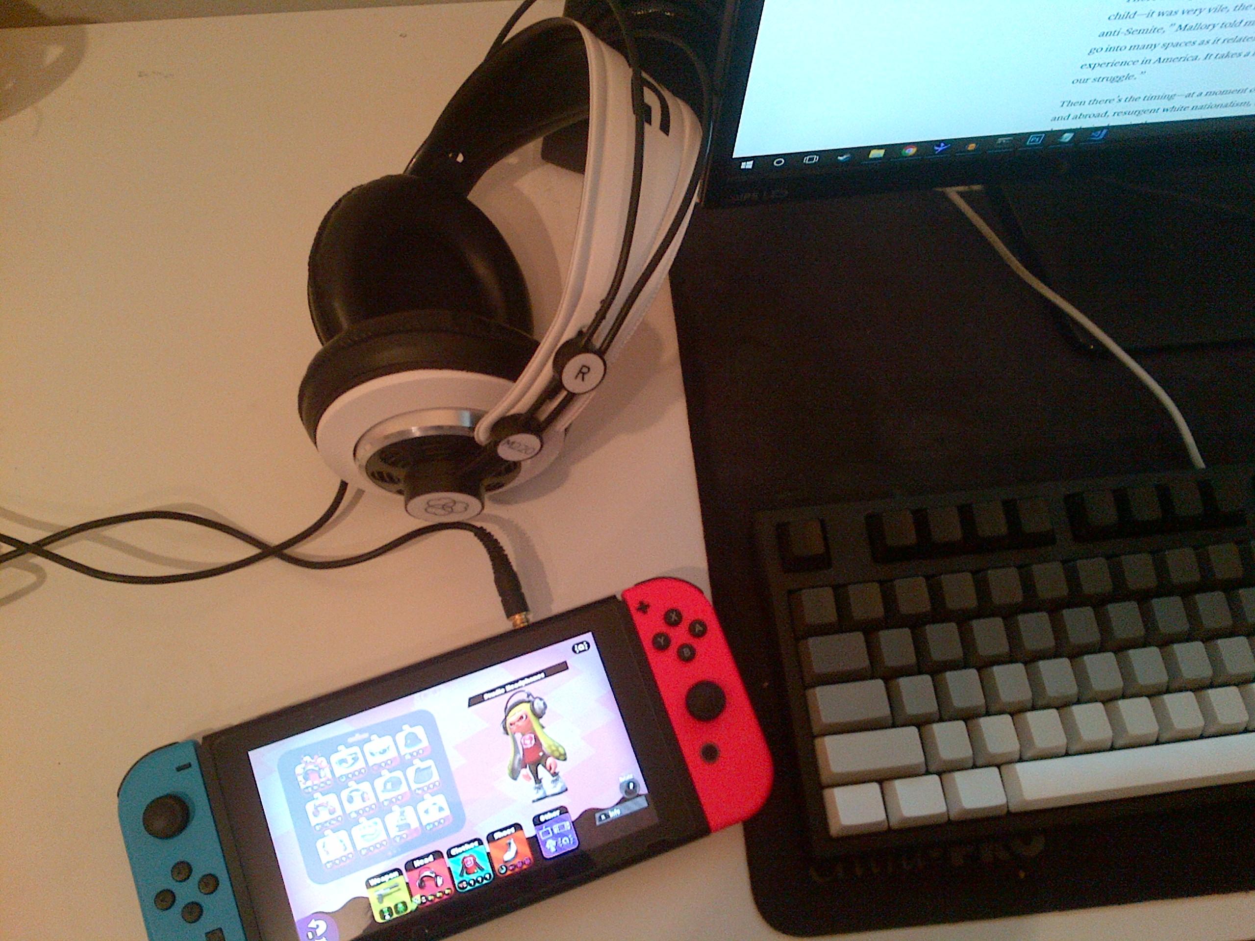 Closest I can find to the ingame studio headphones AKG M220 Studios