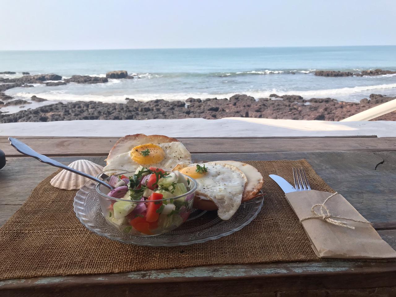 Breakfast with a view (Anjuna beach,Goa) r/FoodPorn