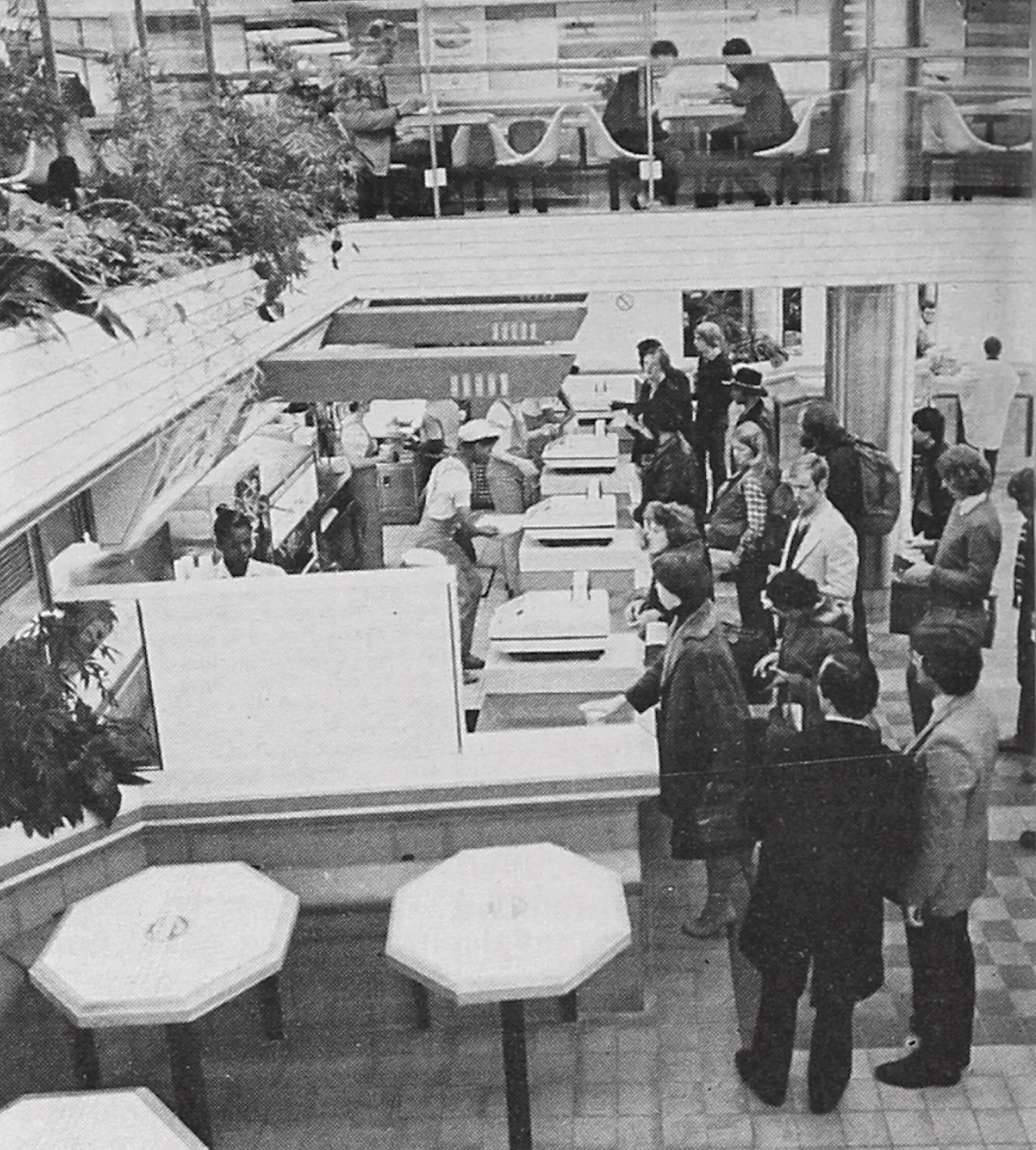 Casey Jones Burger Restaurant Waterloo station, 1980. This was the first outlet of a now