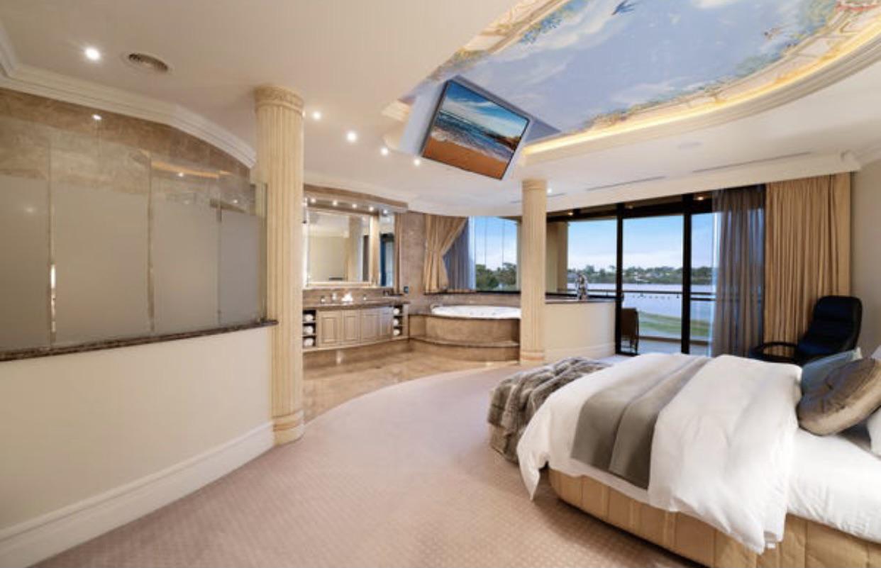 real estate listing in my city… r/TVTooHigh