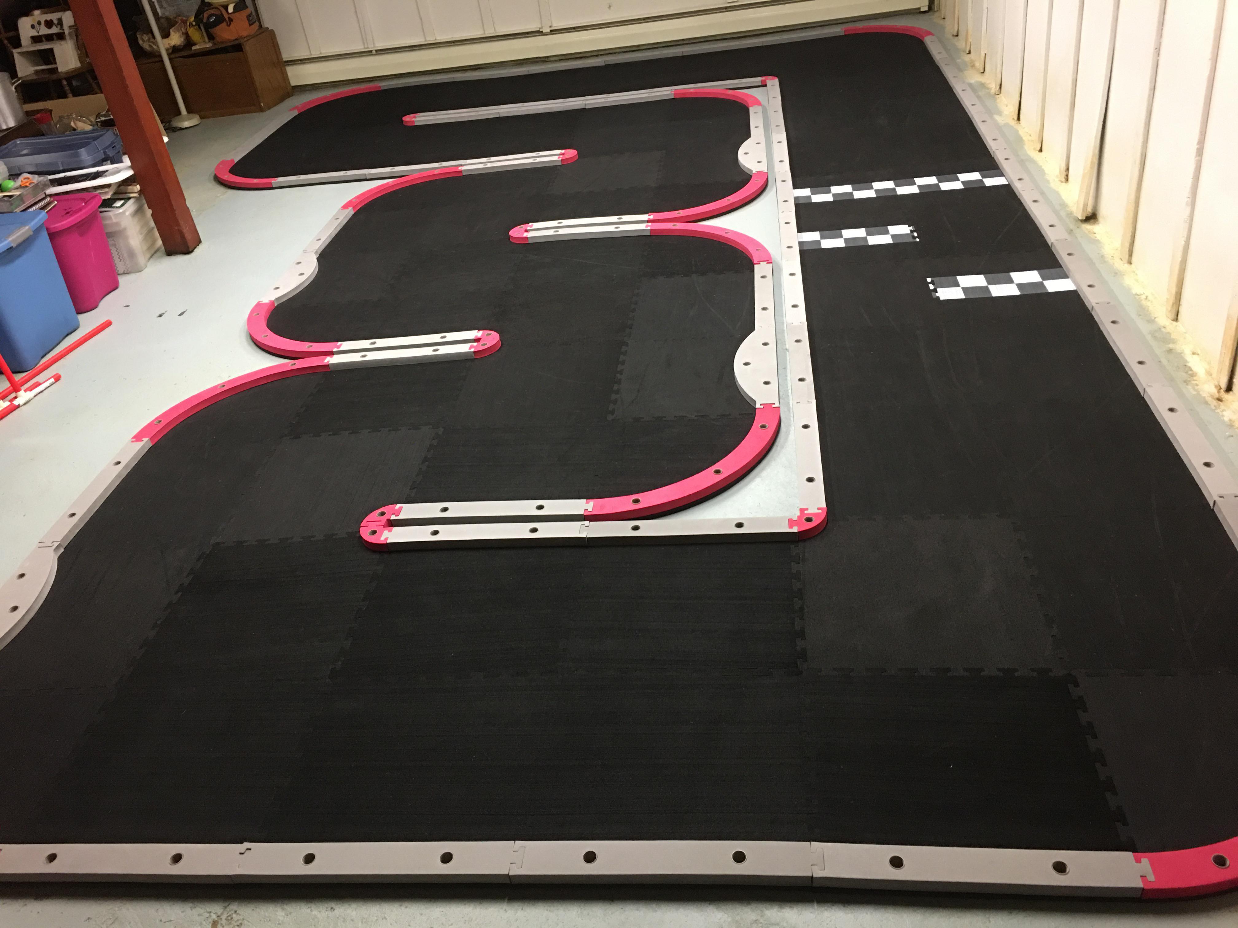 My 2 Wide L tracks in the basement. I think I’m up to 8 Mini Zs now too. ️ r/MiniZ