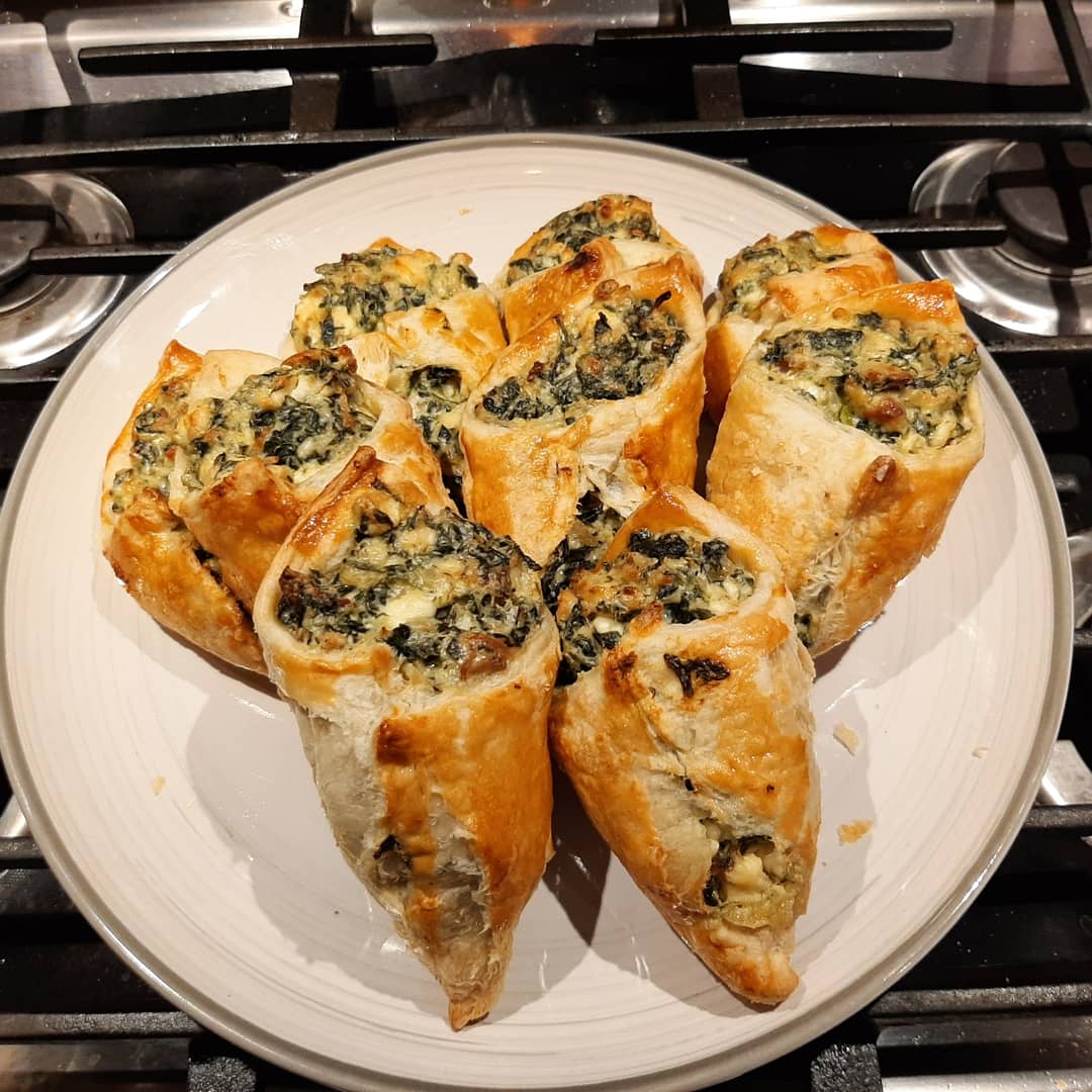 I made Kronk's Spinach Puffs from the Emperor's new groove r/FoodPorn