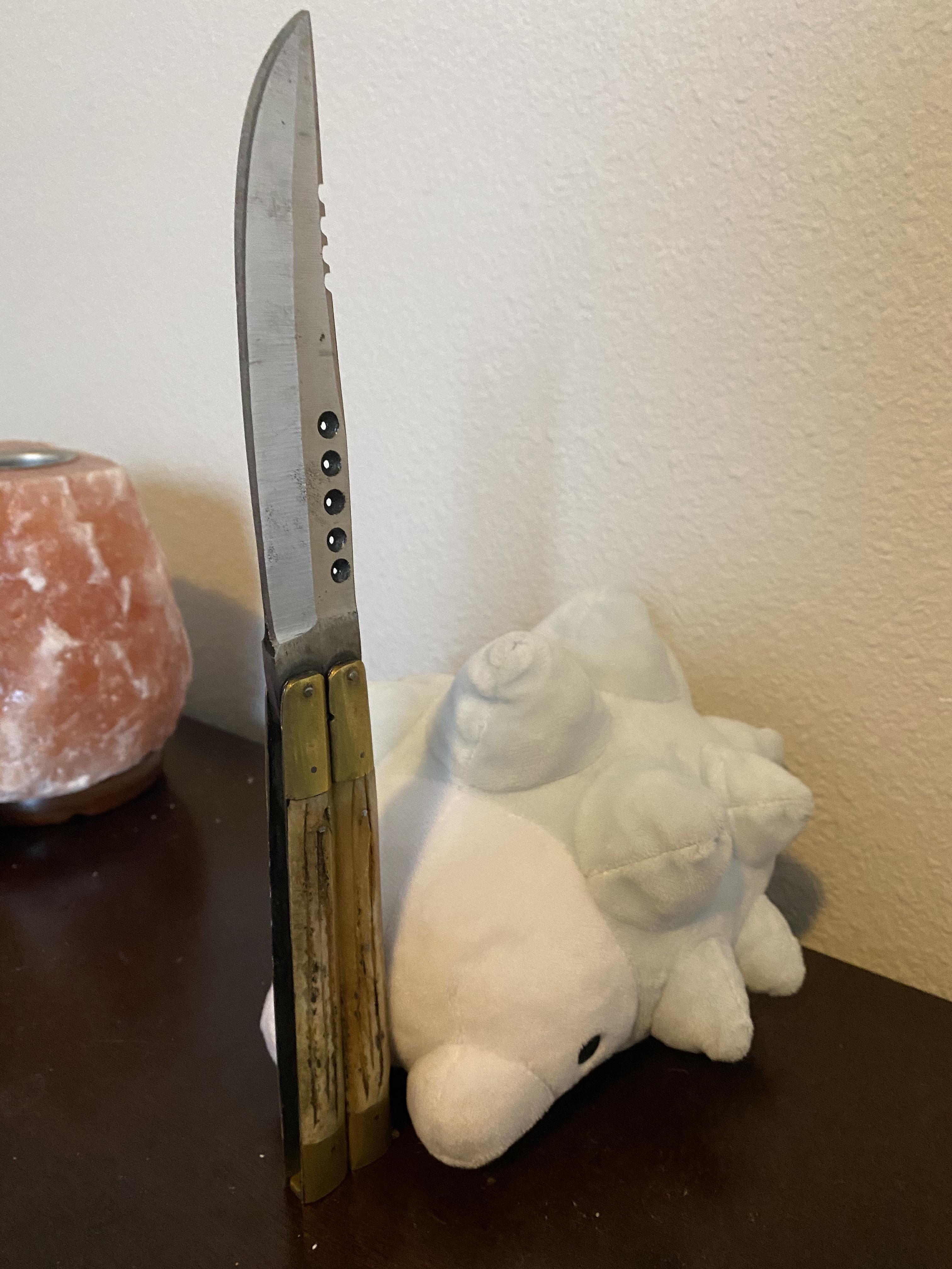 Snom with a knife say your prayers r/snom