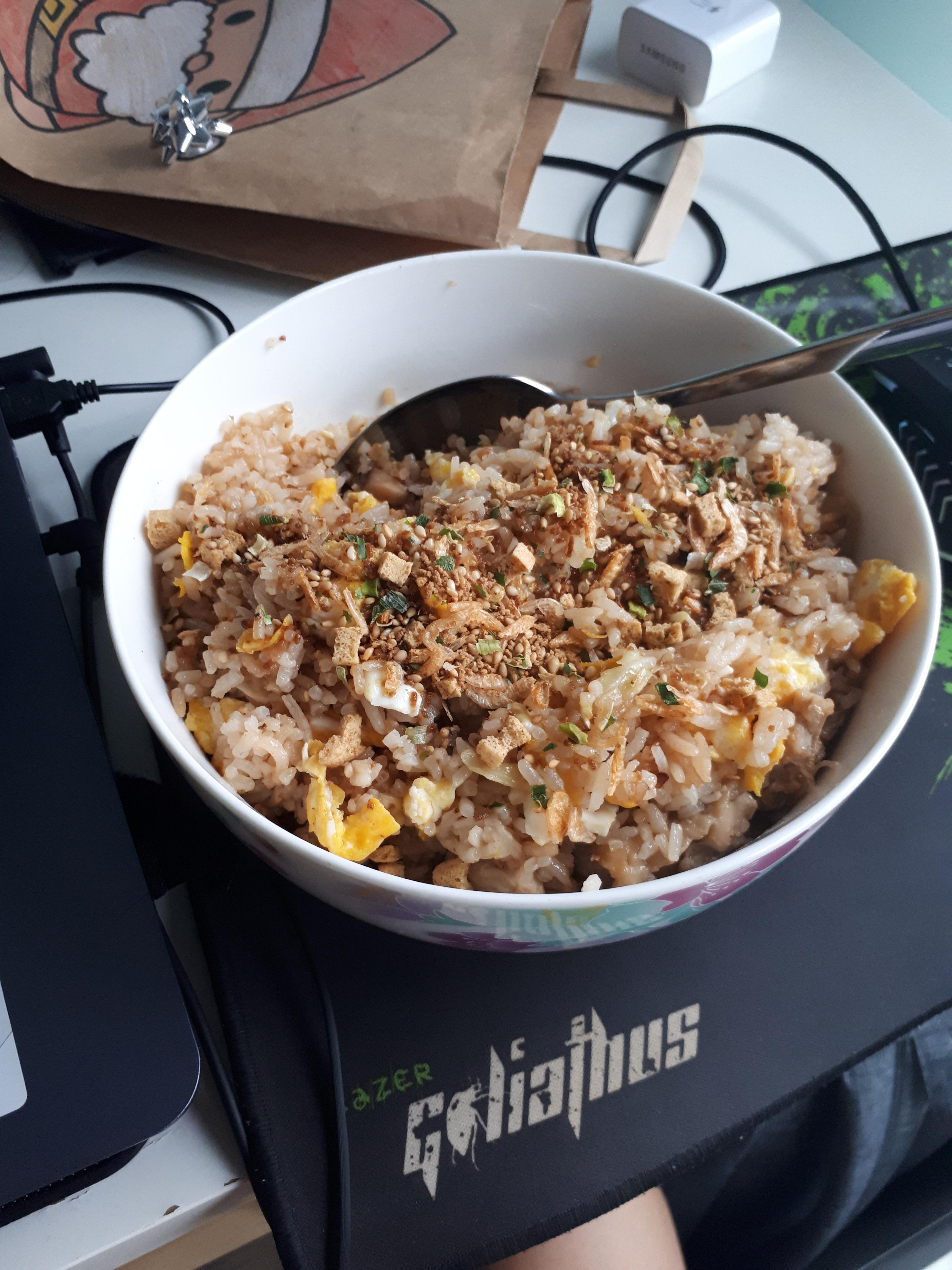 A simple fried rice with abit of japanese rice sprinkles on top. [1920