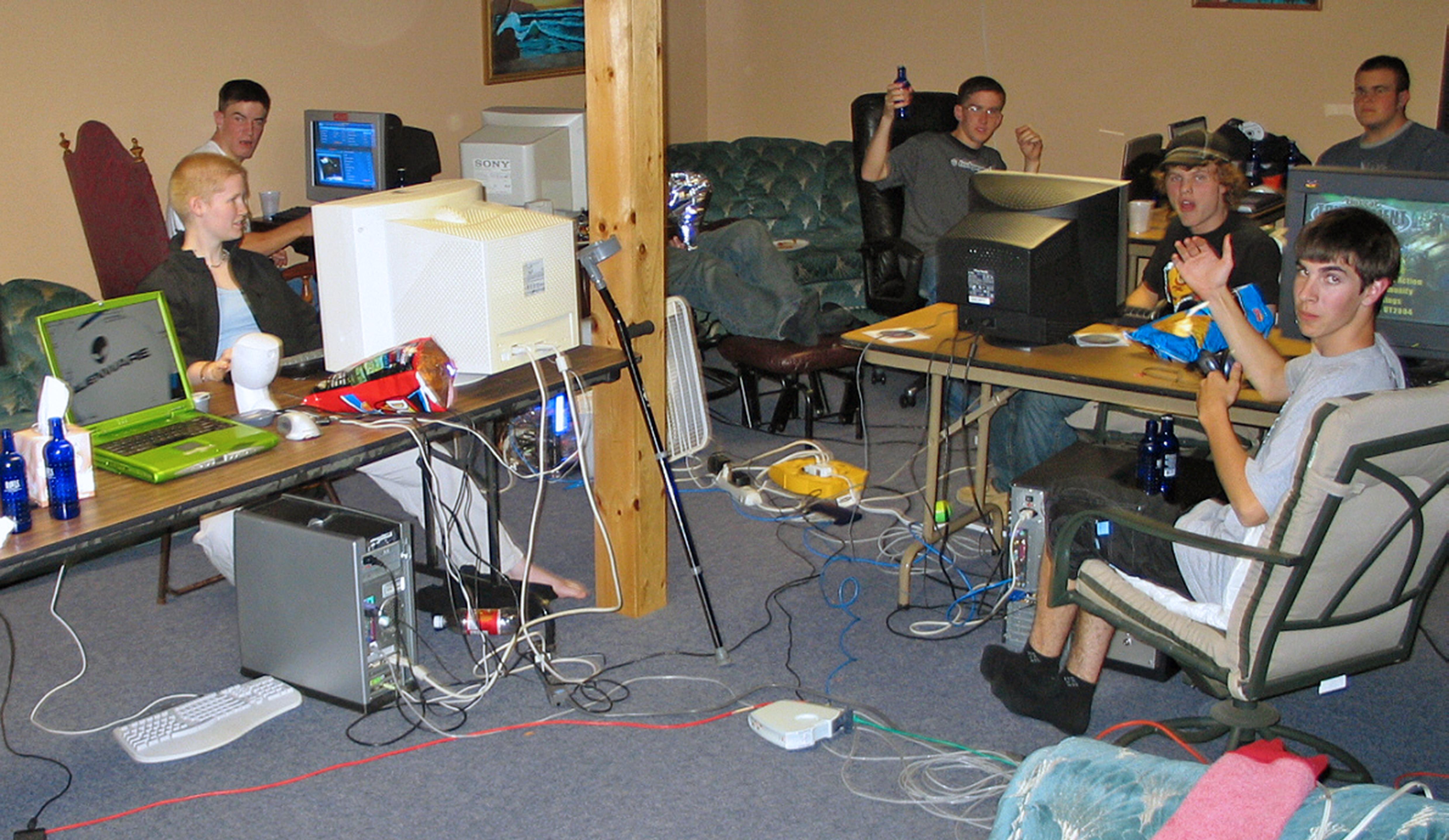 Our highschool LAN parties, 2004 r/gaming