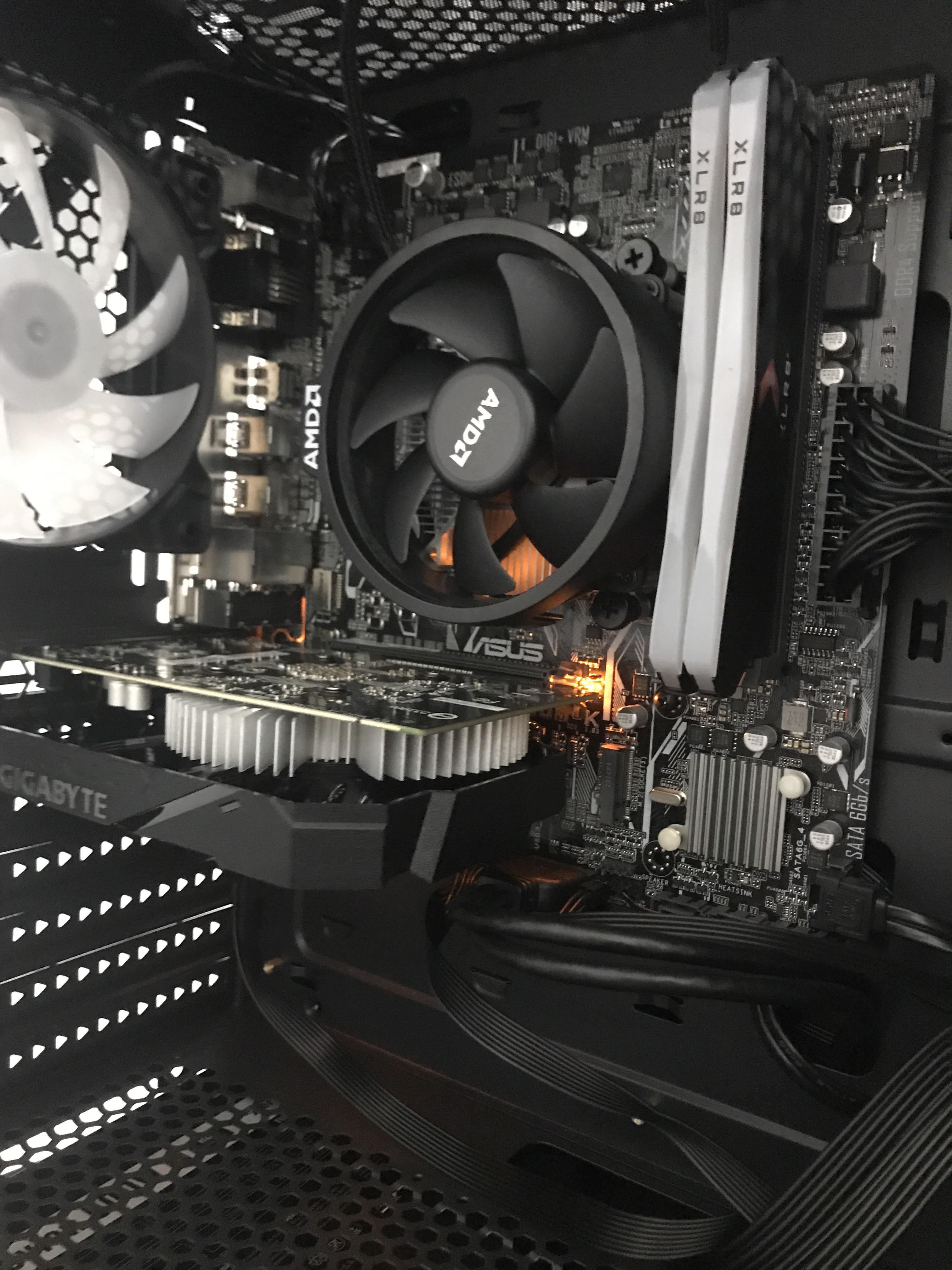 AYUDA, luz naranja mi pc no enciende r/Argaming