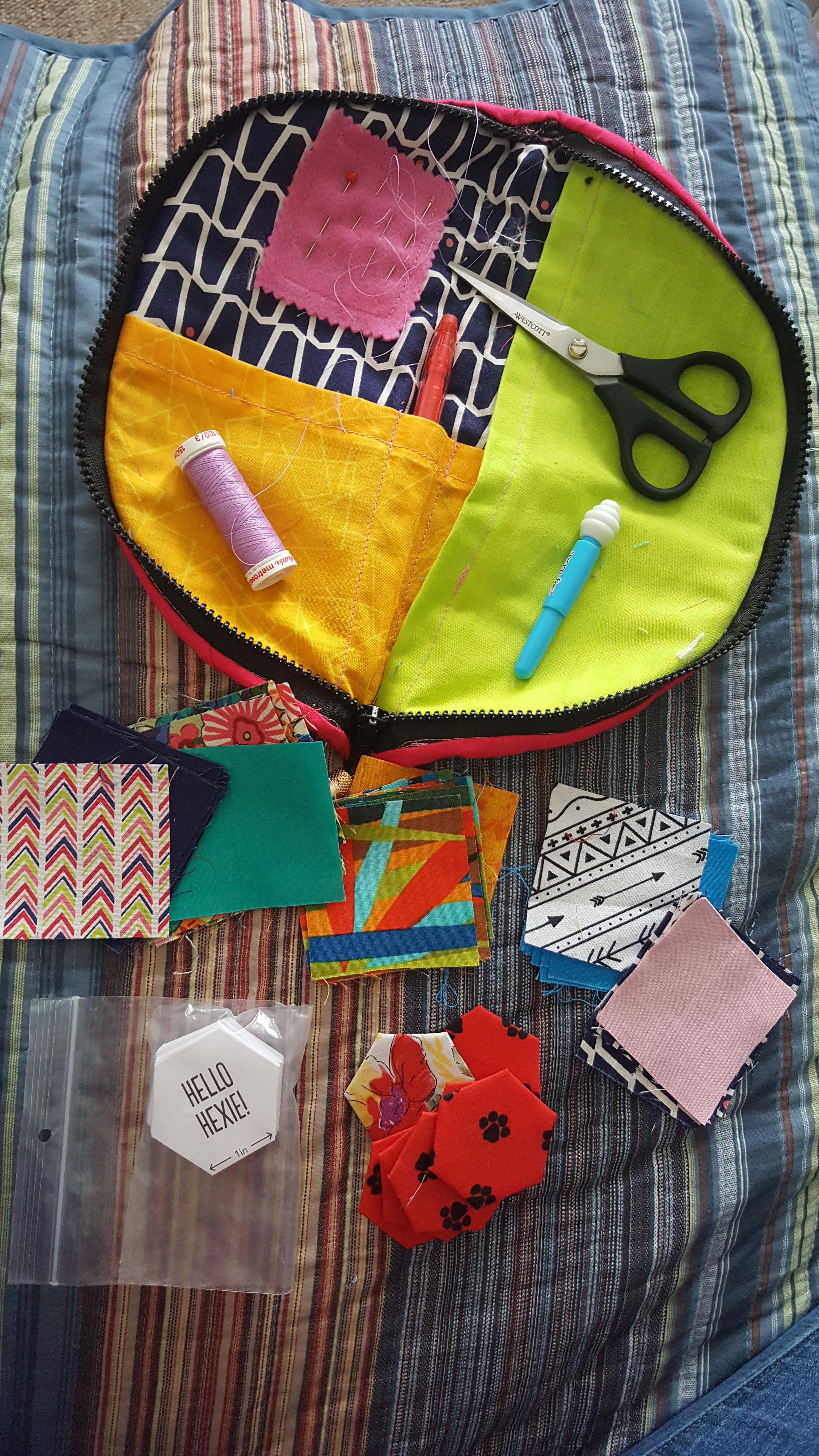 Inside my travel sewing kit r/quilting