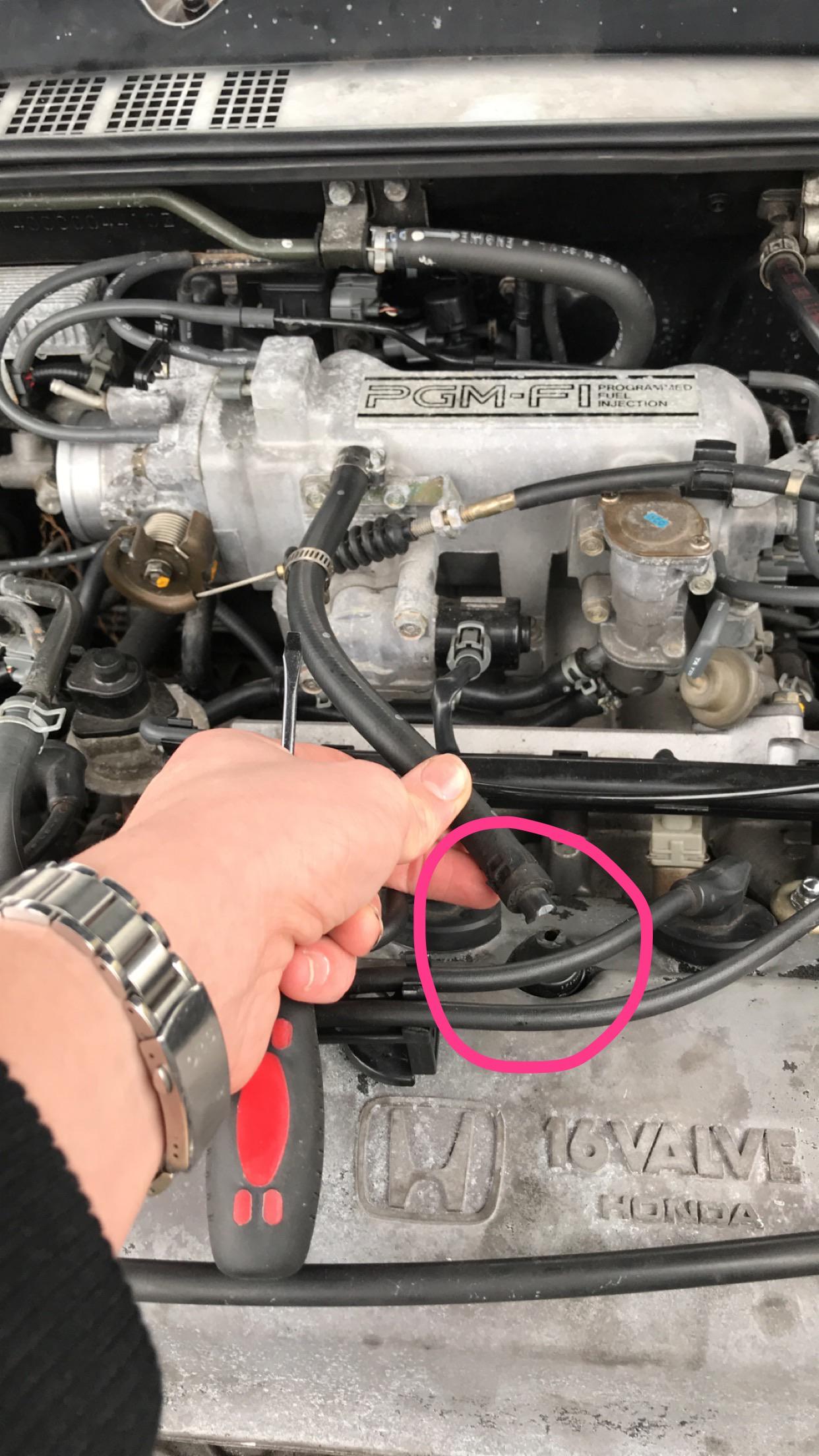 What is this pipe that snapped connecting upper air intake to valve
