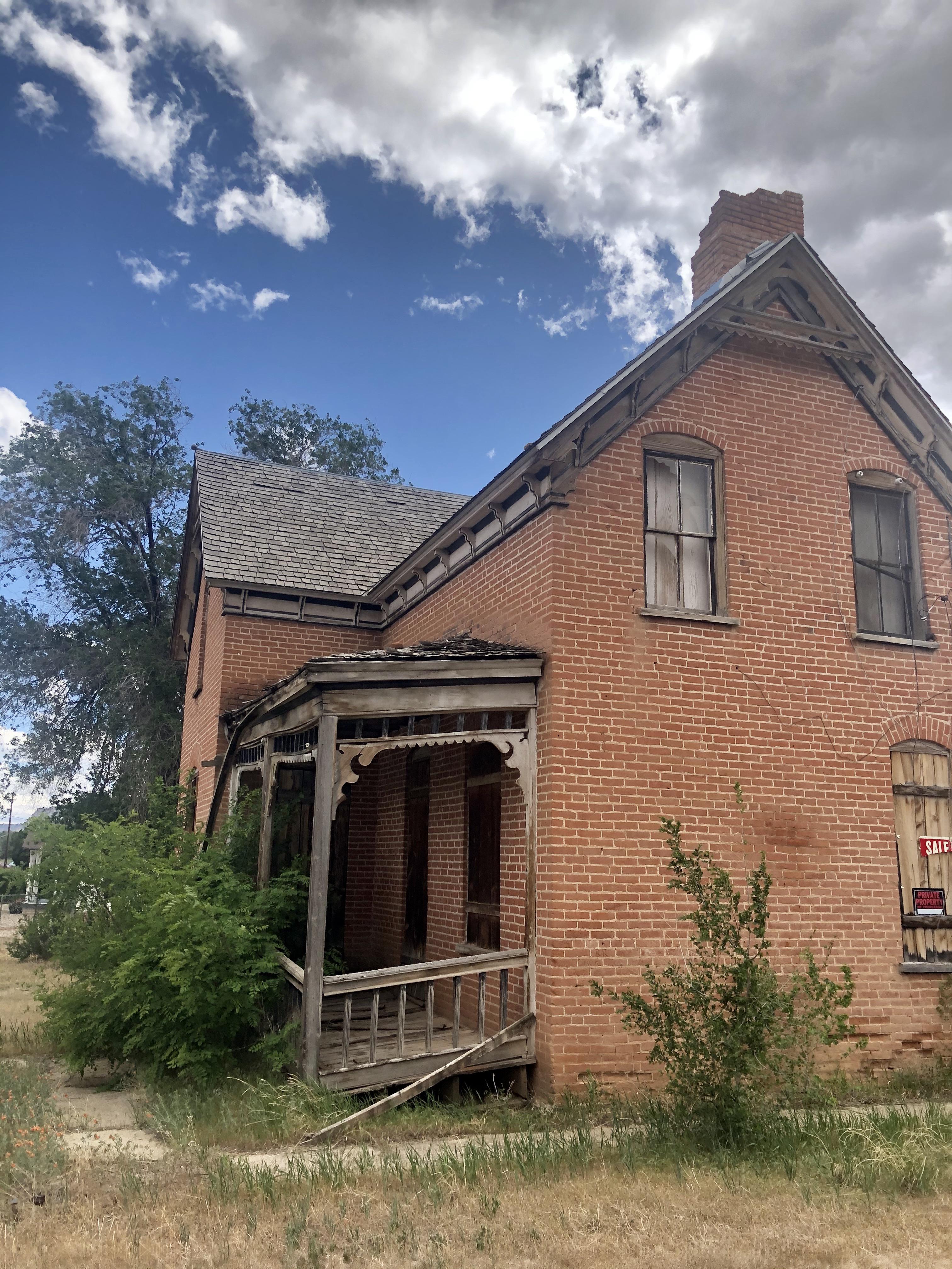 For sale by owner. Escalante, Utah r/AbandonedPorn