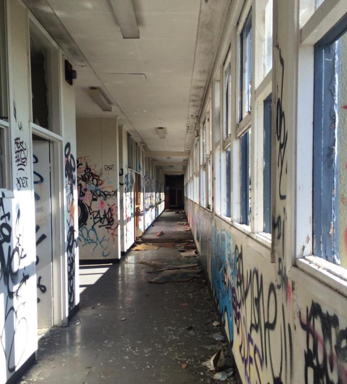 Abandoned high school in Sydney, Australia. r/AccidentalWesAnderson