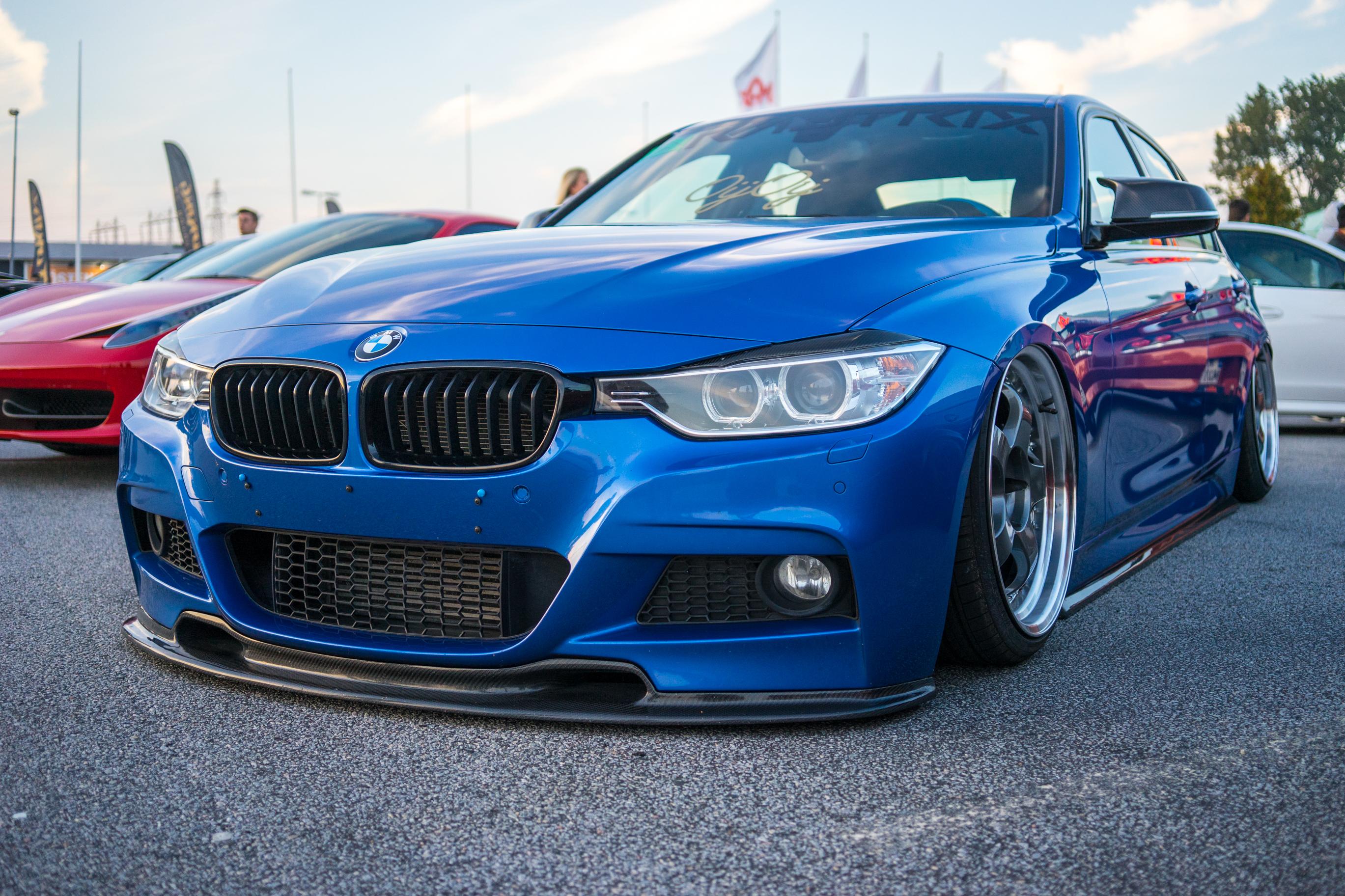 Amazing bagged F30 spotted at a meet yesterday r/BMW