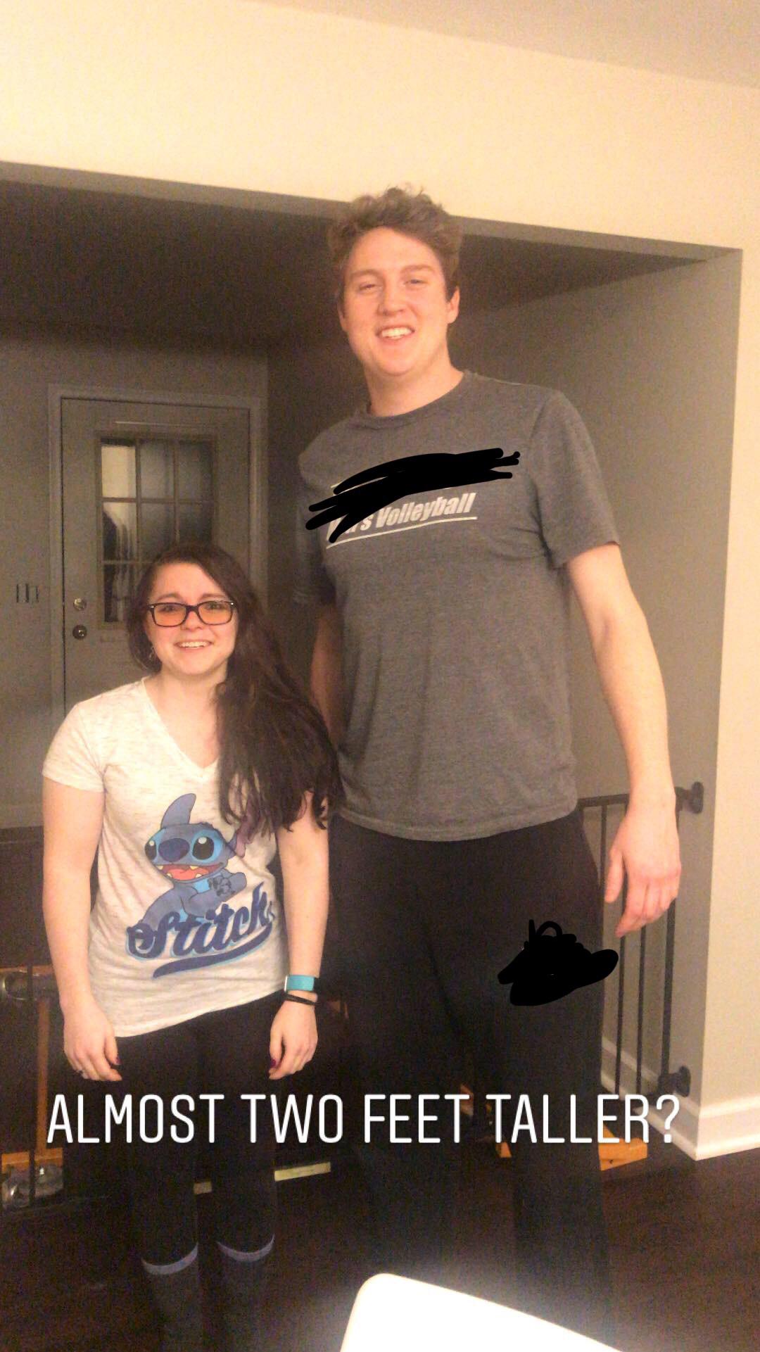 6’5” next to 4’7” r/tall