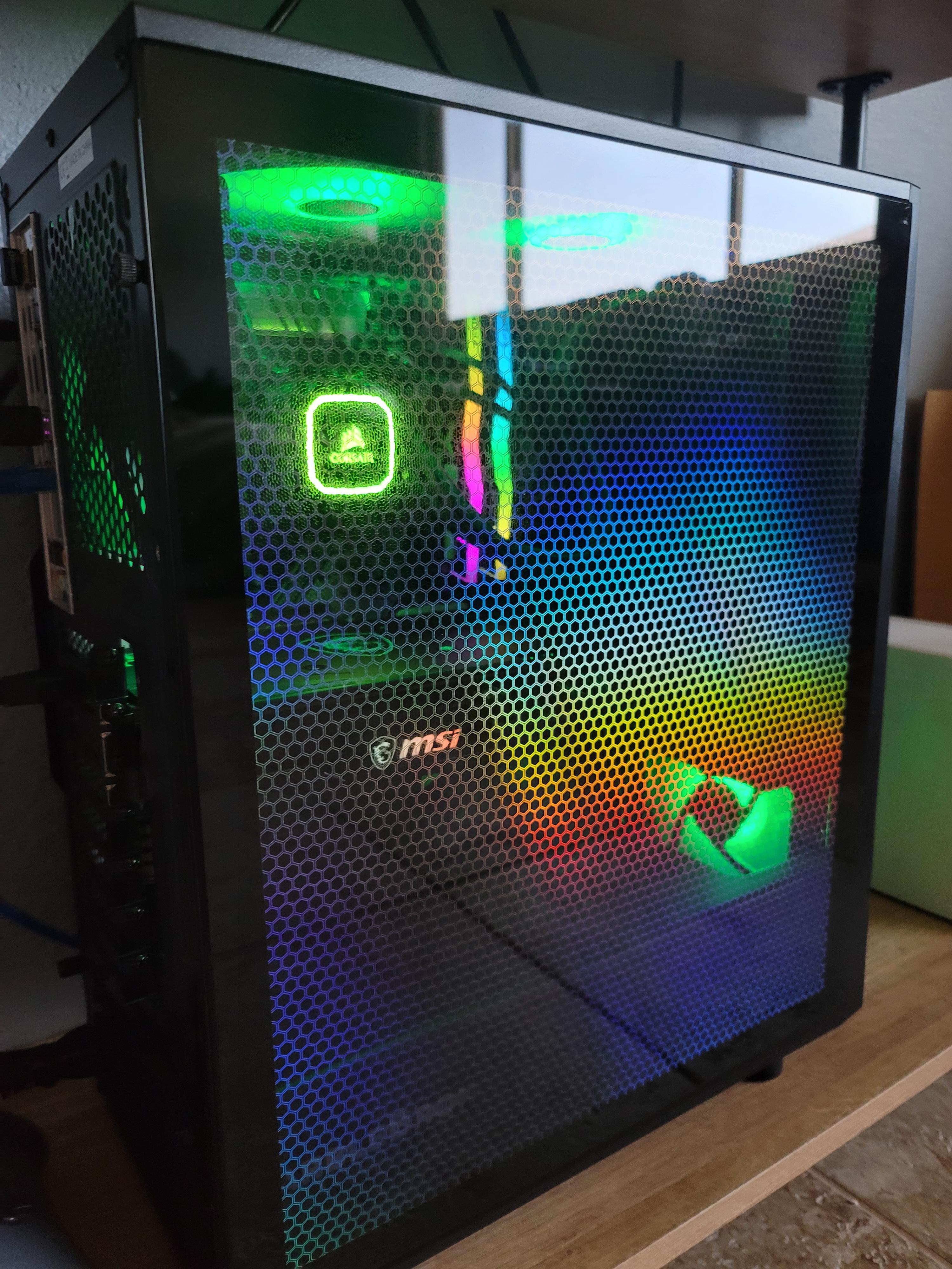 Tried some cool reflective tint on my pc and I couldn't be more pleased