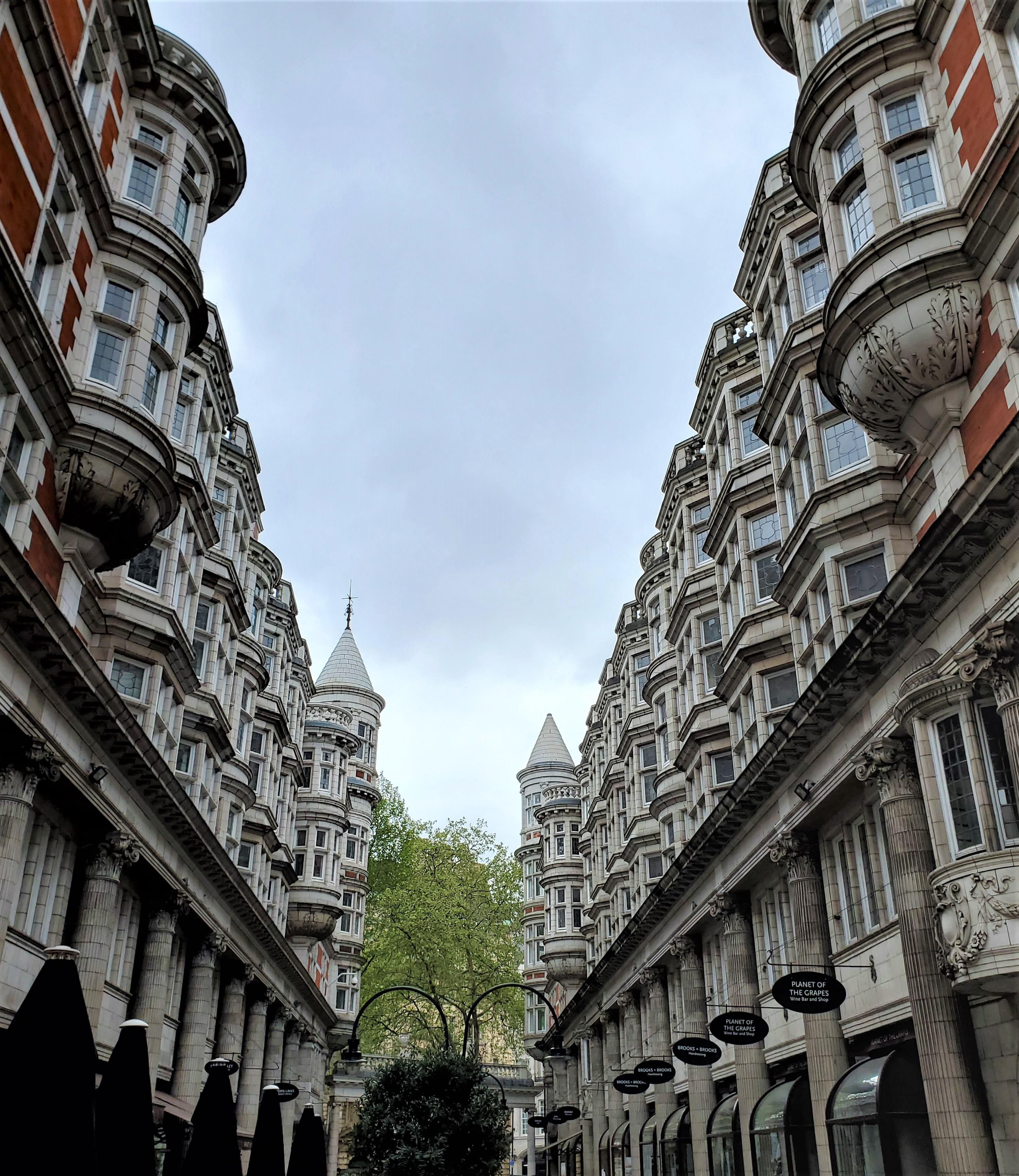 SemiPosh Area in London. [OC] r/CityPorn