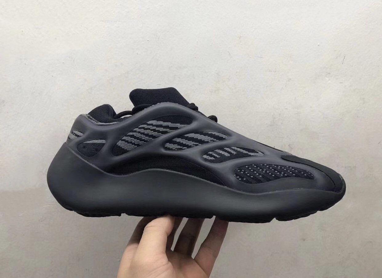 Yeezy 700 V3 Azael “Black” r/yeezys