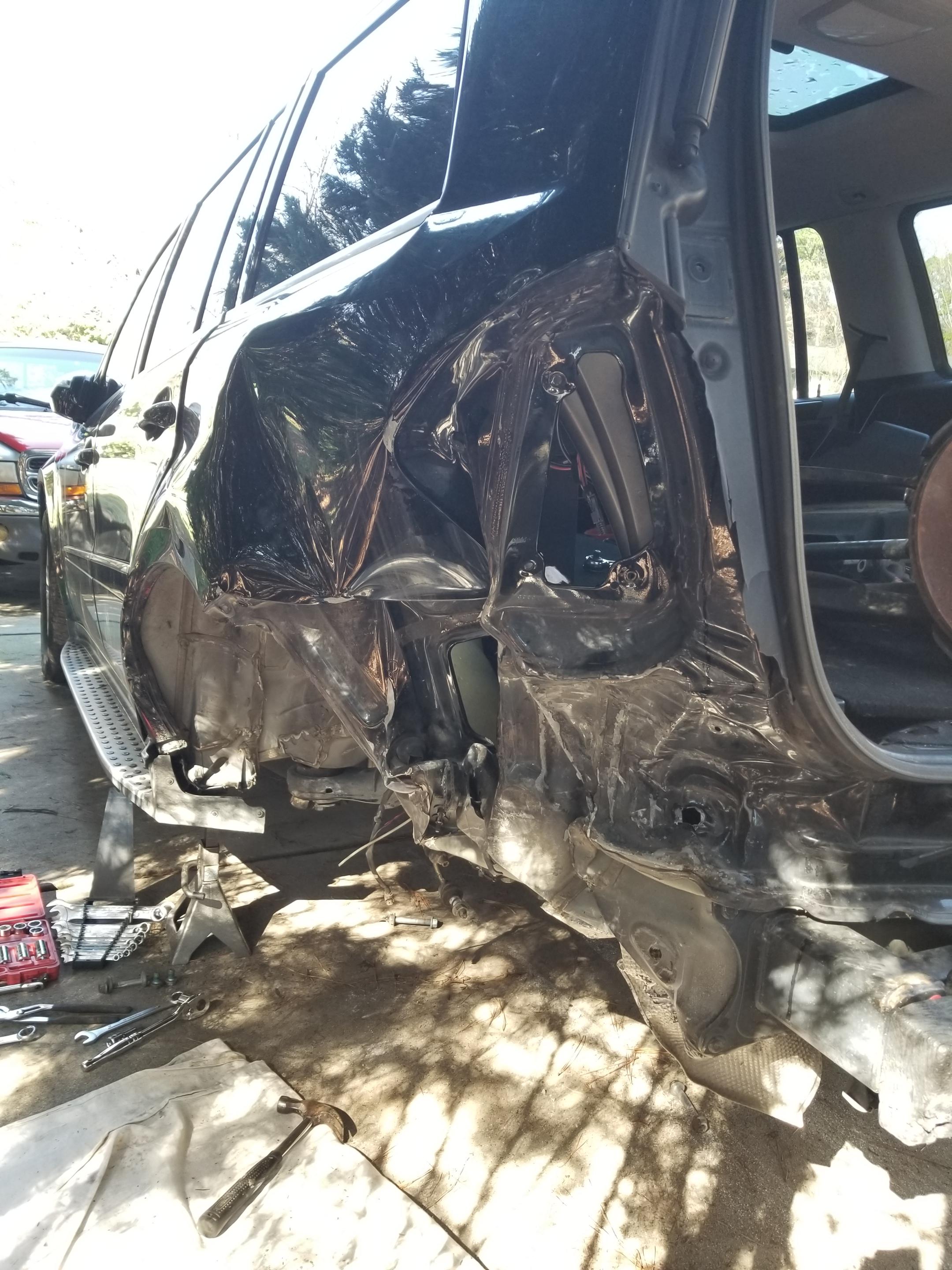 Can this be pulled out? If not, how to remove and replace rear quarter