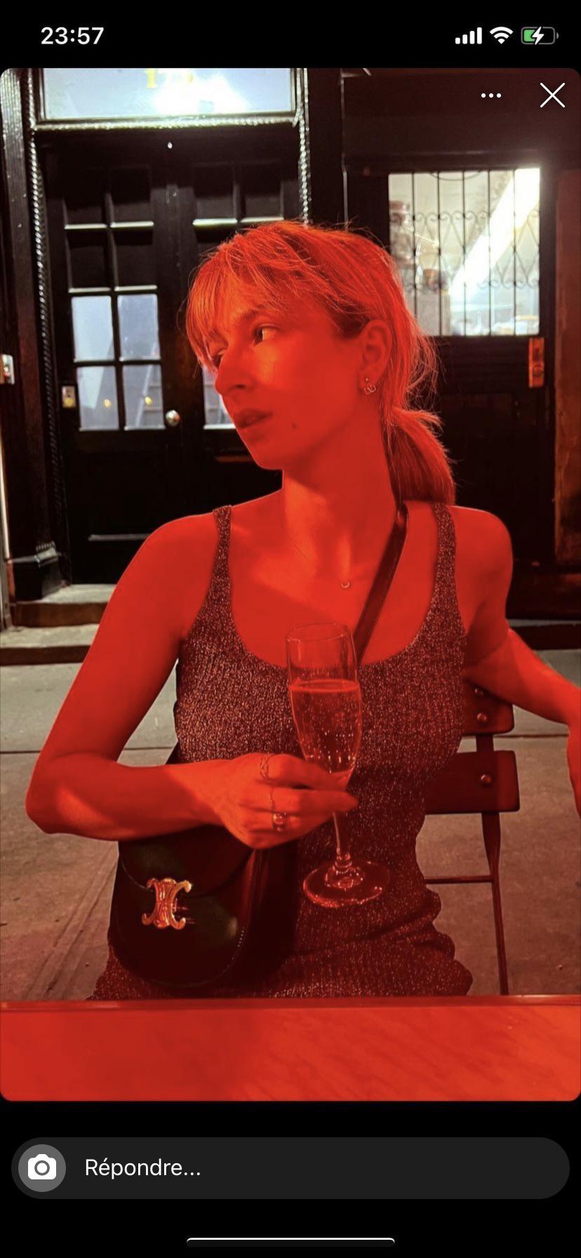 Hi reddit, what's the bags brand? findfashion