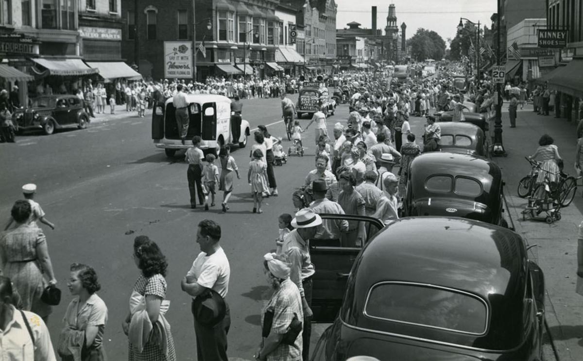 The 4th of July Parade in La Porte, circa 1940 r/LaPorteIN