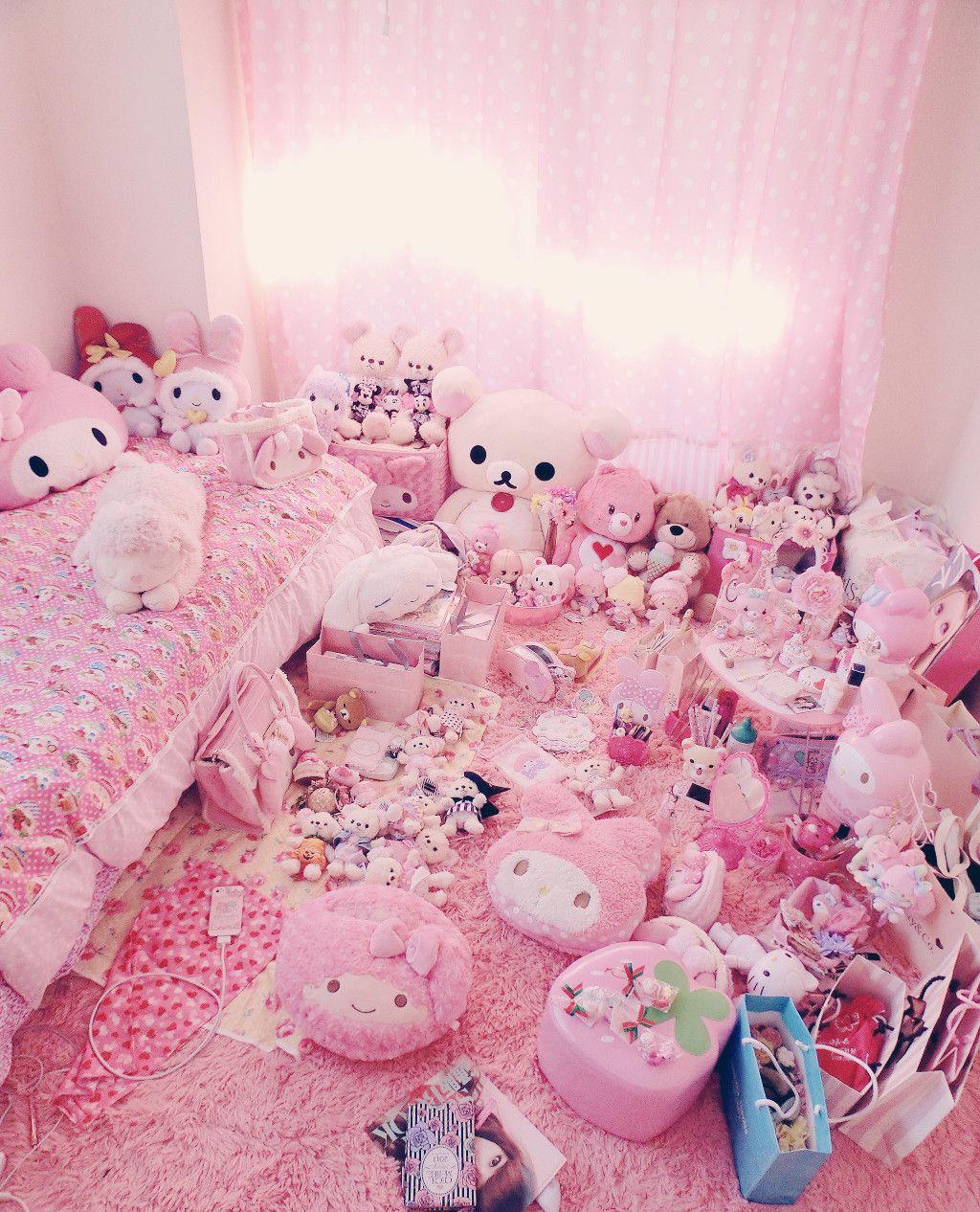 Korilakkuma in a kawaii bedroom. r/rilakkuma
