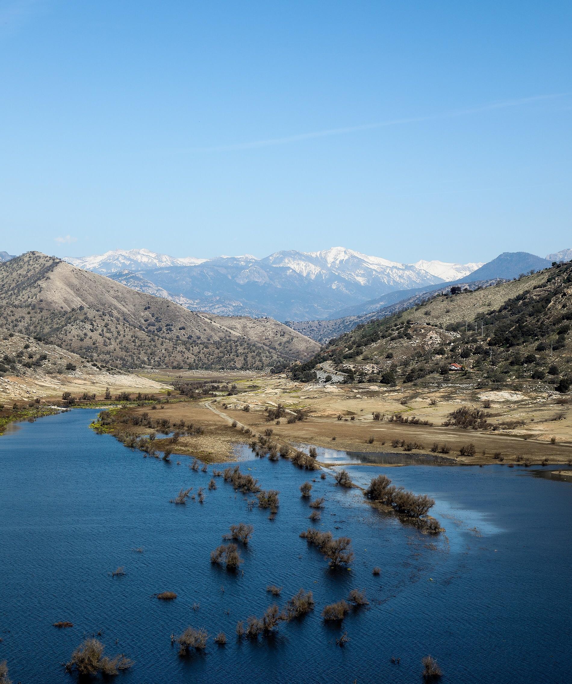 Leaving the town of Three Rivers, CA [OC] [1900x2272] EarthPorn