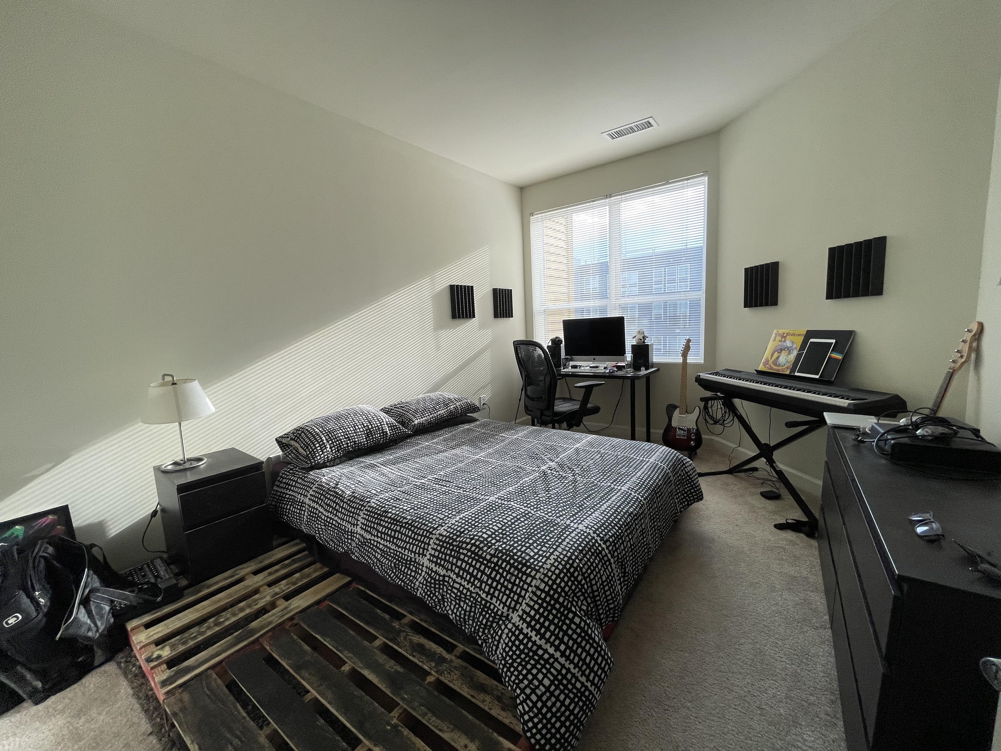 This is my bedroom r/roomdetective