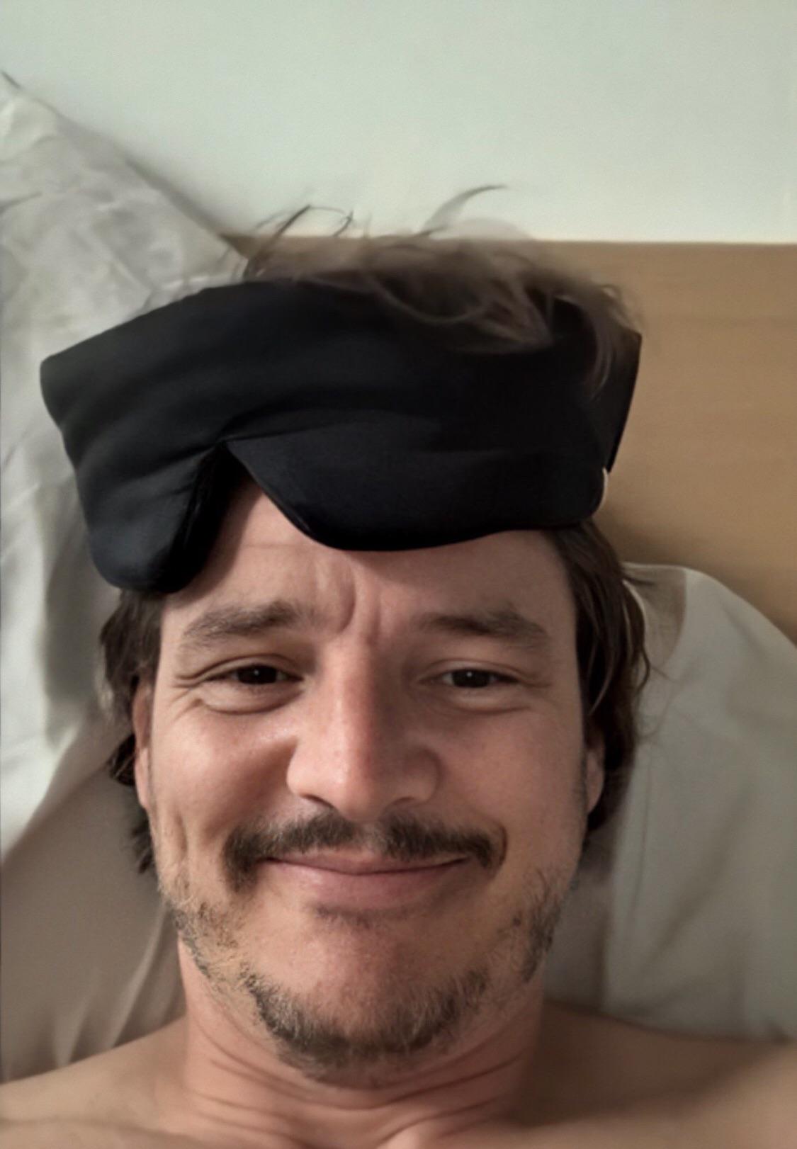 His tummmmy. 🥵 Also possibly NSFW. : Pedro_Pascal