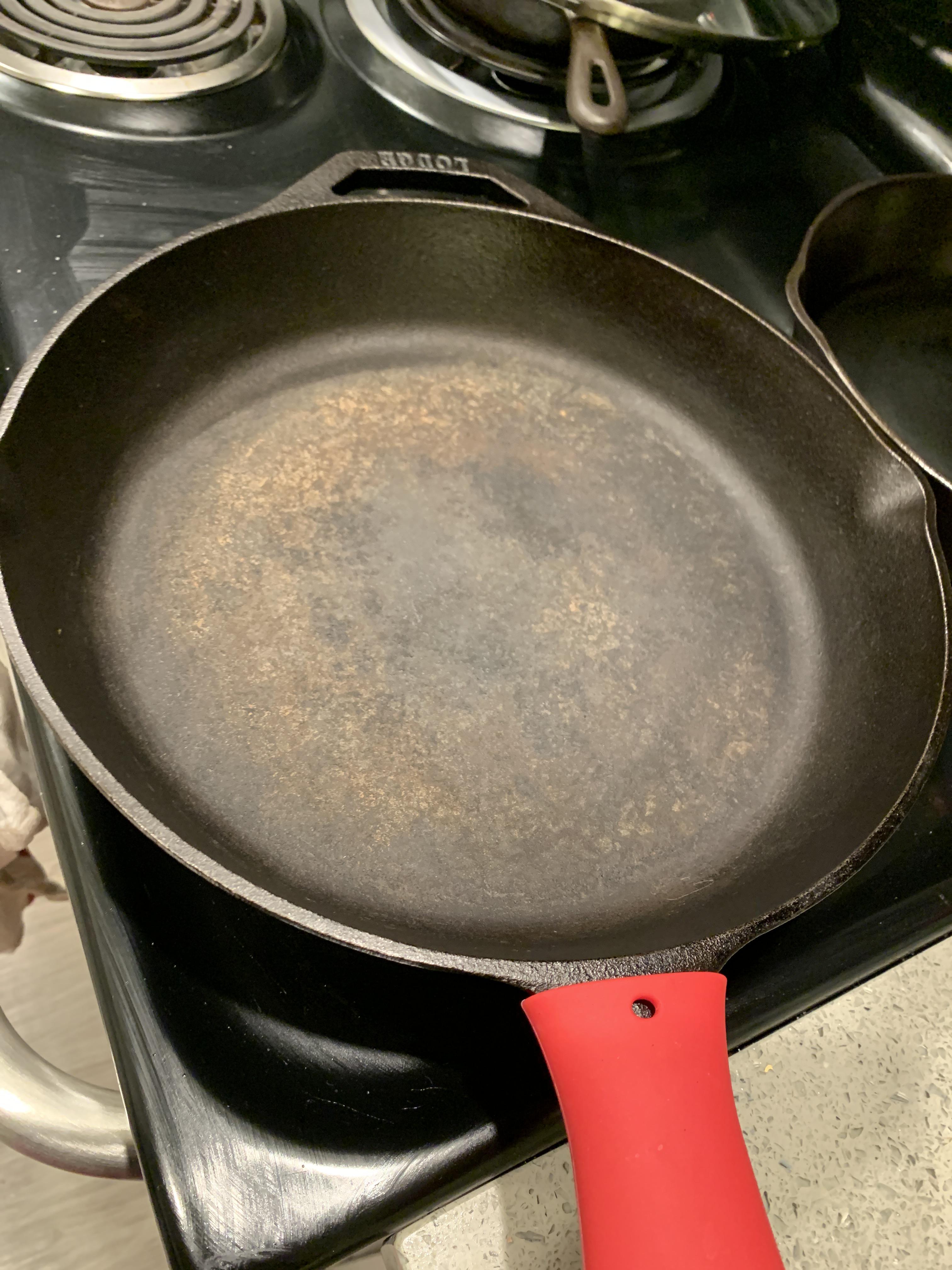 Left cast iron on the stove. Do I need to steel wool the rust off