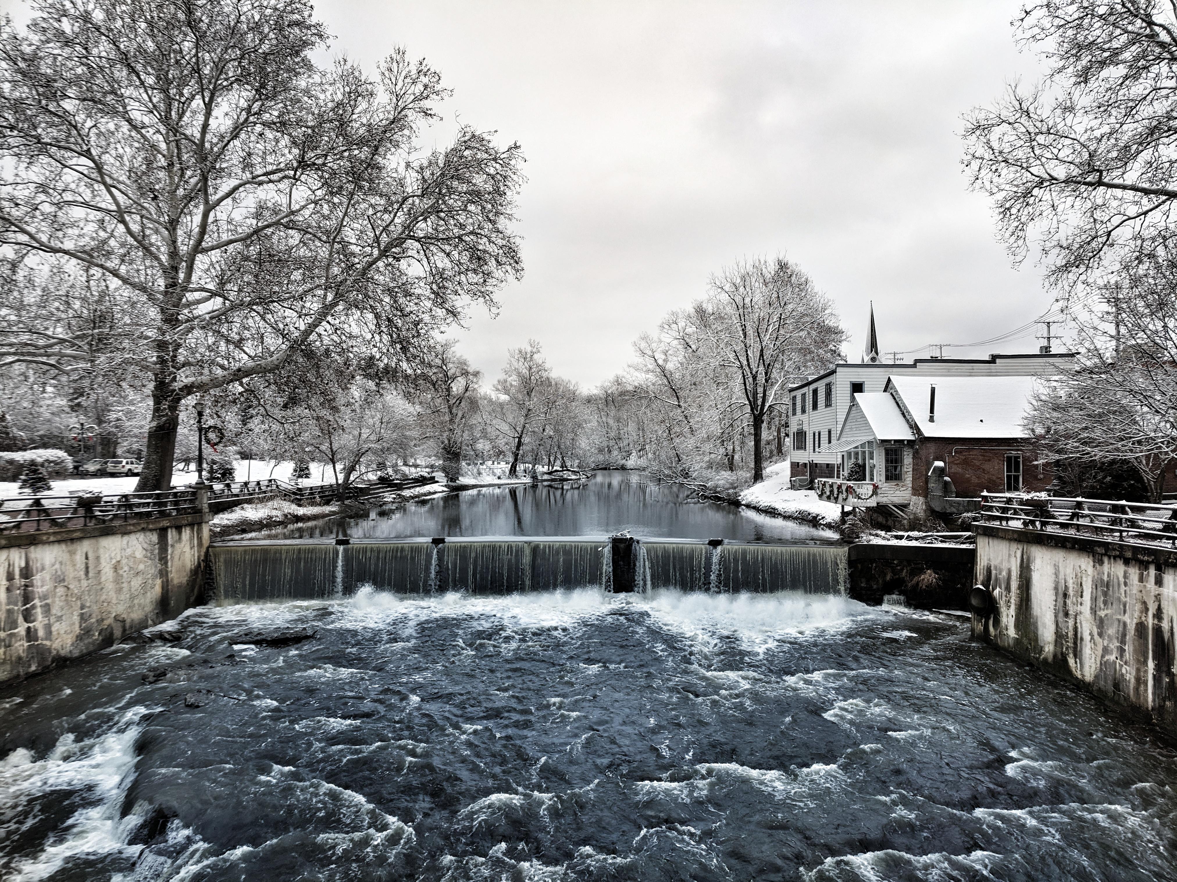 Chagrin Falls, OH r/VillagePorn