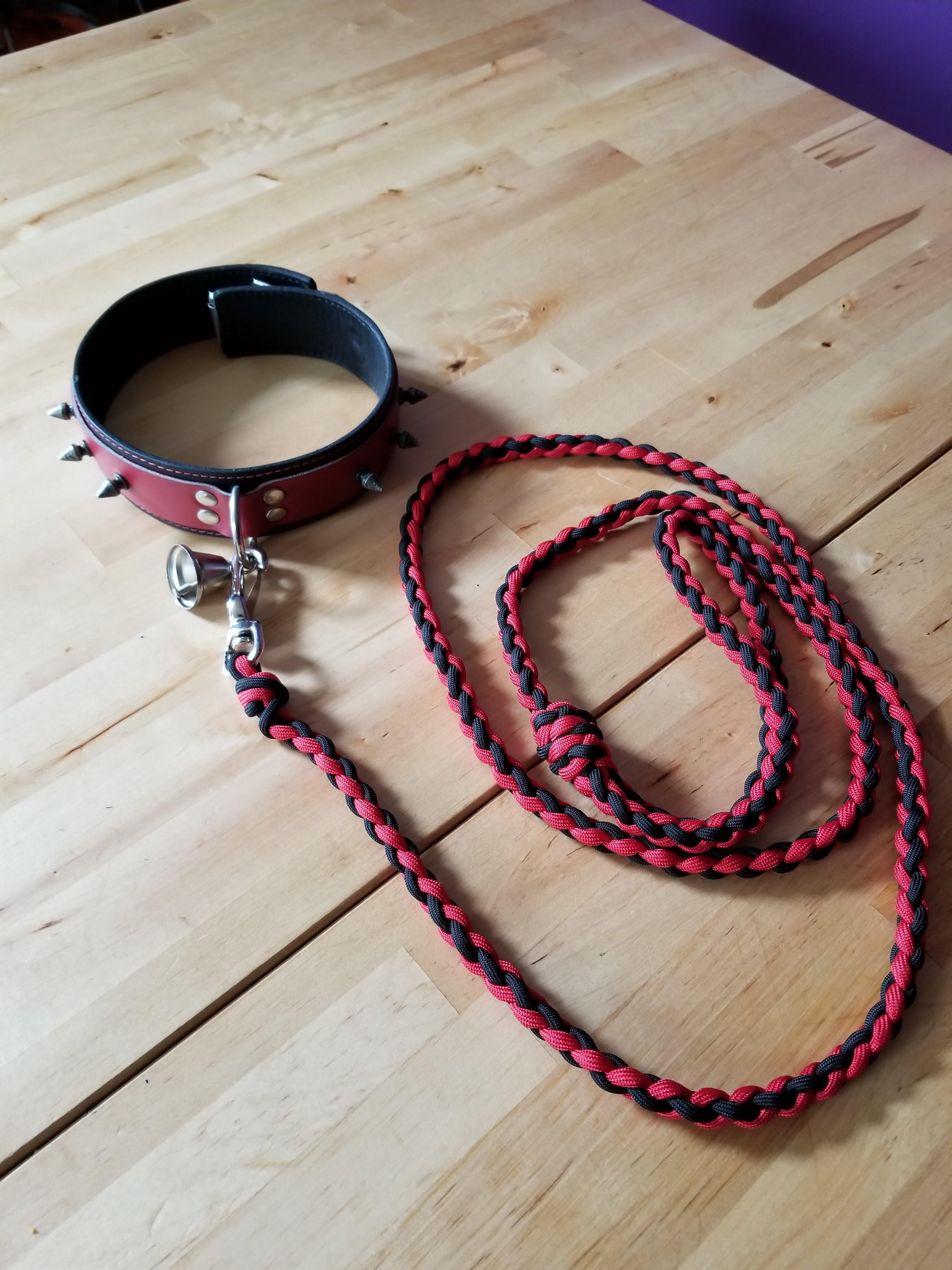 I made this leash out of the same paracord I used in my flogger r/BdsmDIY