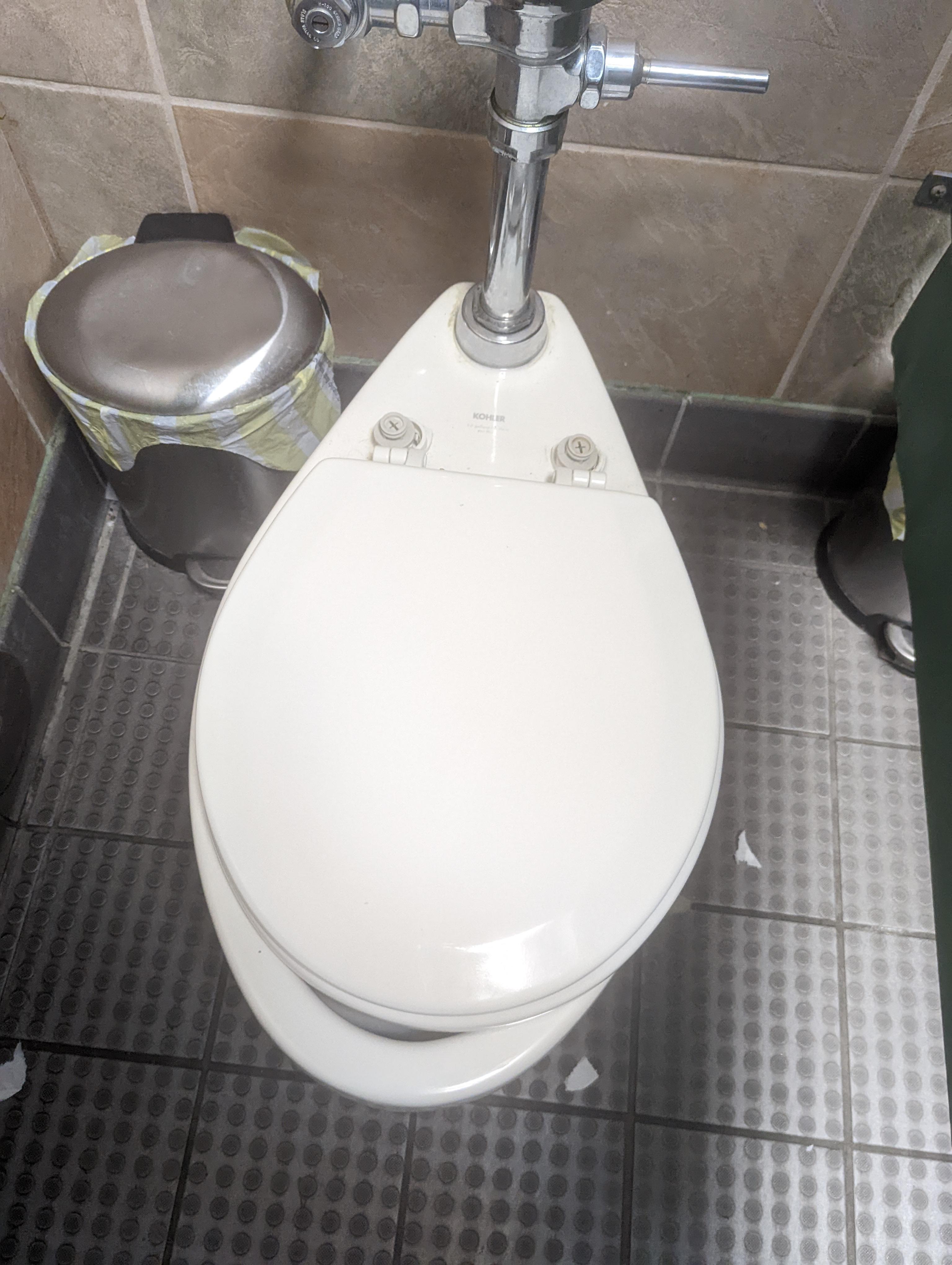 very normal toilet r/mildlyinfuriating