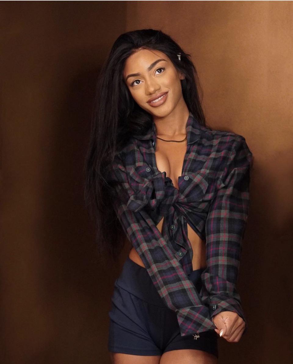 Taylor Champ [irtr] : BeautifulFemales