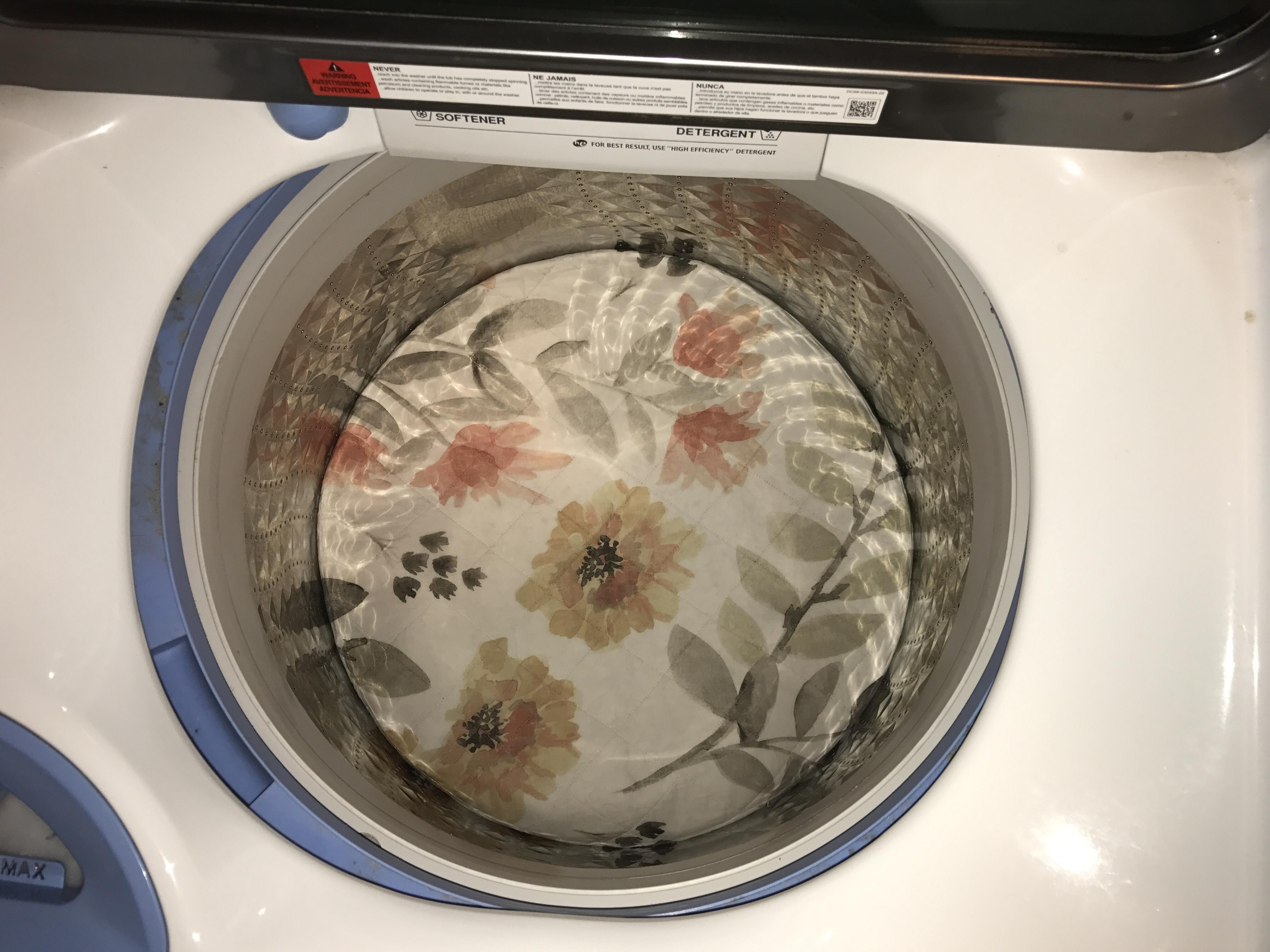 This blanket in the washing machine. r/oddlysatisfying
