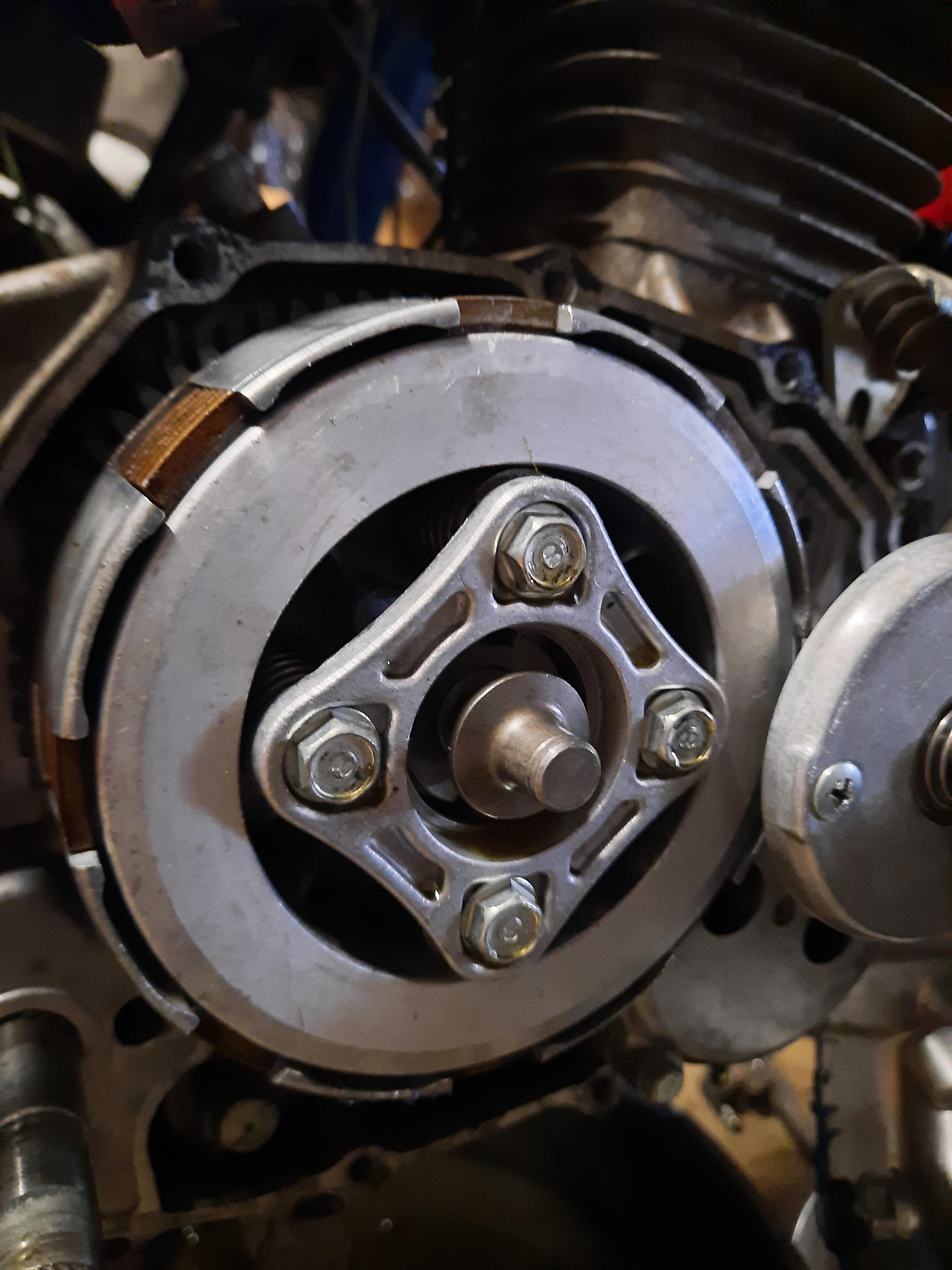 I can't get the clutch to actuate, it's stuck engaged, the only thing I