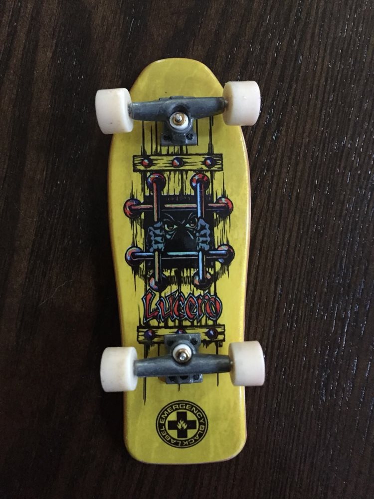 Do you know how wide are truck in old school tech decks? r/Fingerboards