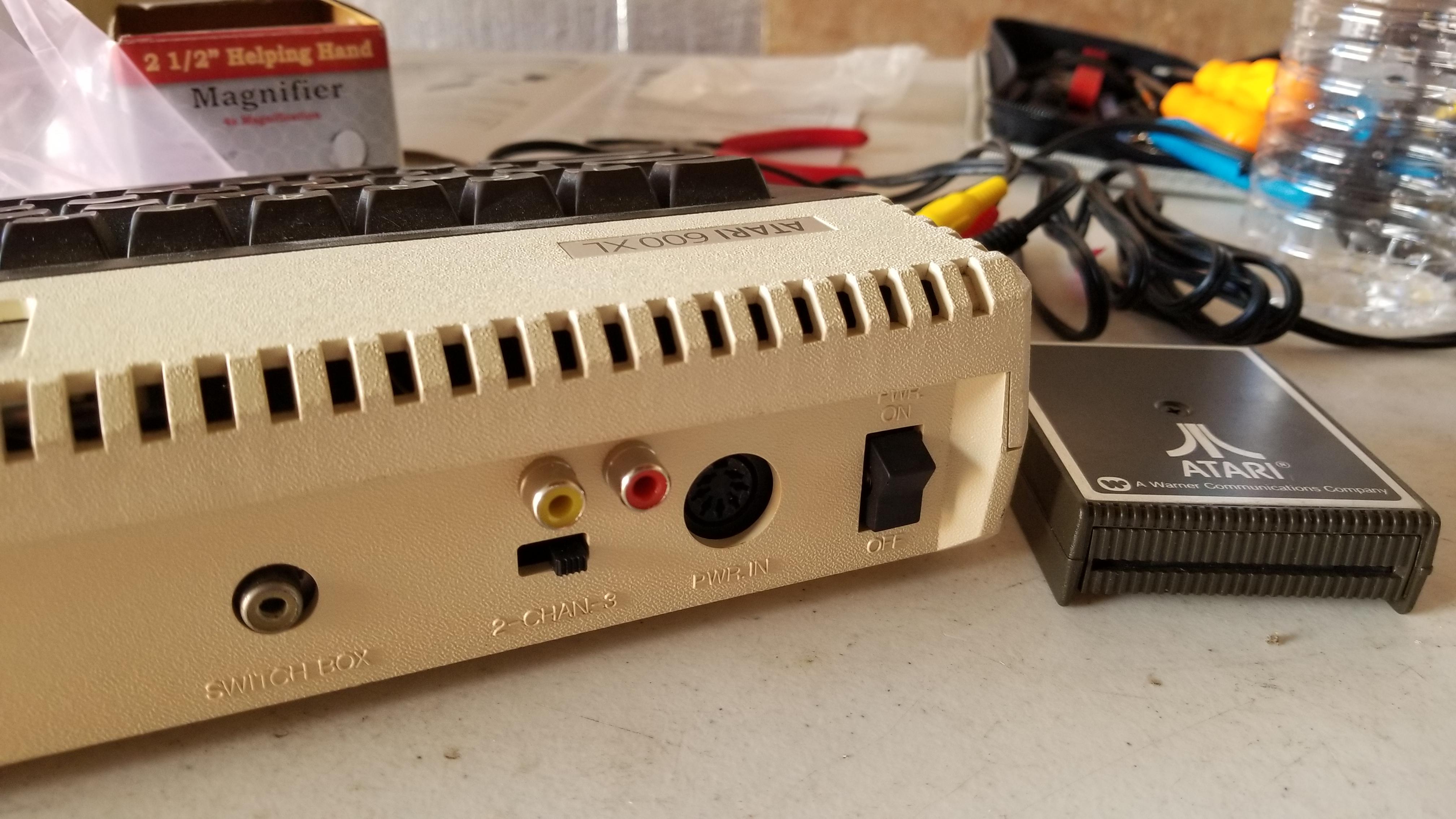 Atari 600xl was successfully modded for AV output. Time to BASIC. r