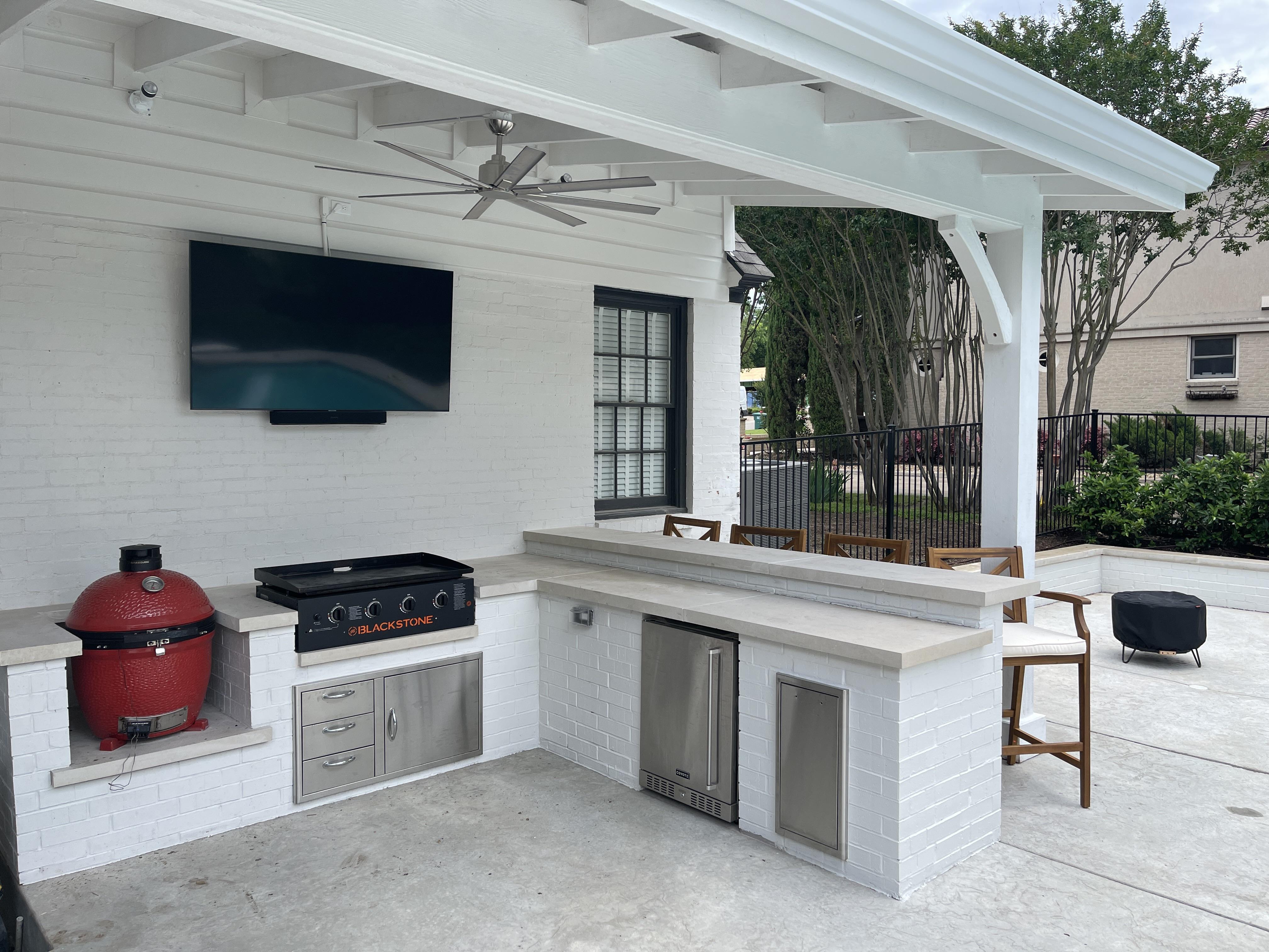 Finally finished our new outdoor kitchen. Let the cooks begin! r