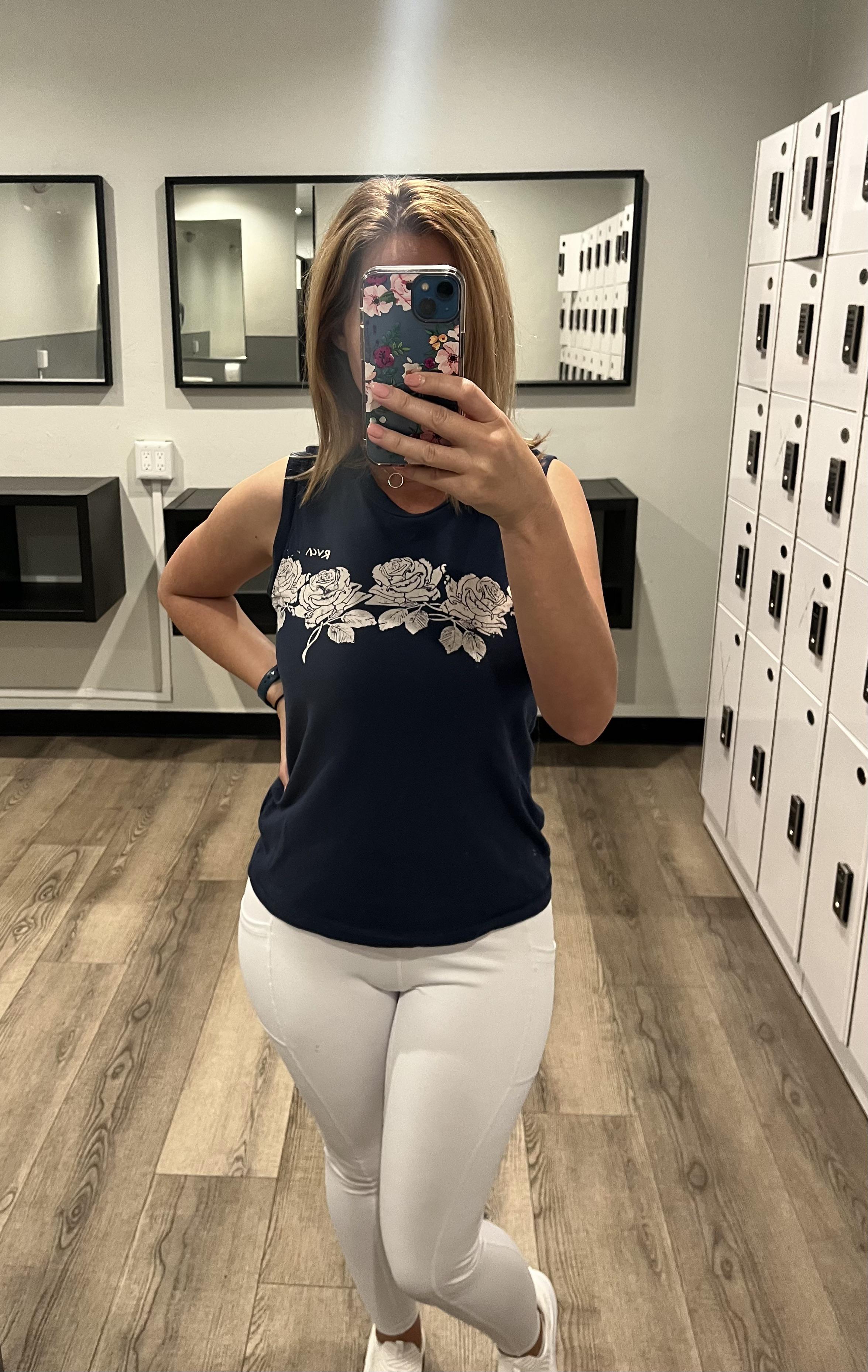 Do you like white yoga pants r/girlsinyogapants