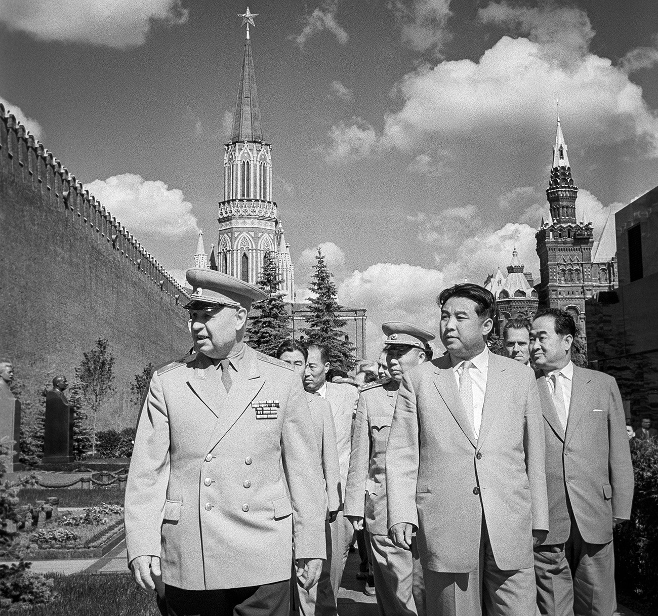 North Korean leader Kim Ilsung with Soviet leader Nikita Khrushchev at