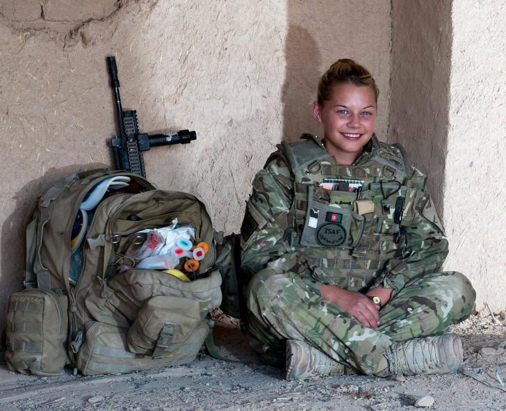 British Army Combat Medic in Afghanistan [728x591] r/13or30